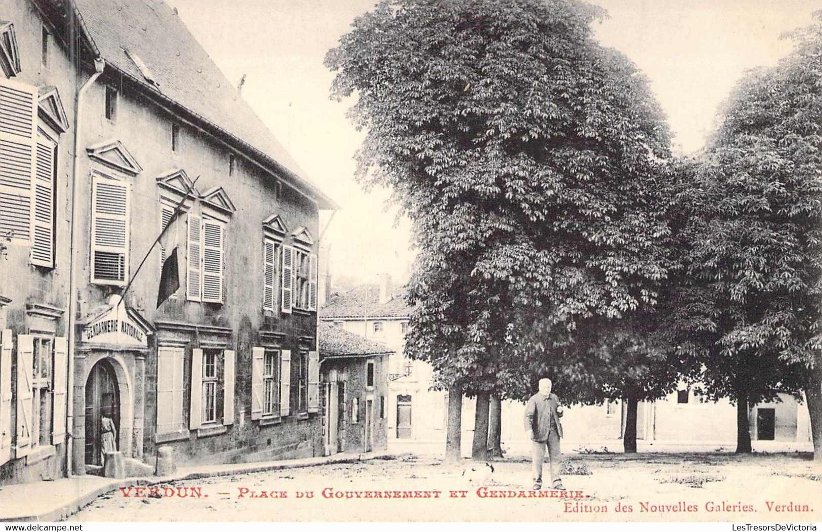 FRANCE - 55 - VERDUN - Place Du Gouvernement Et Gendarmerie - Carte Postale Ancienne - Verdun