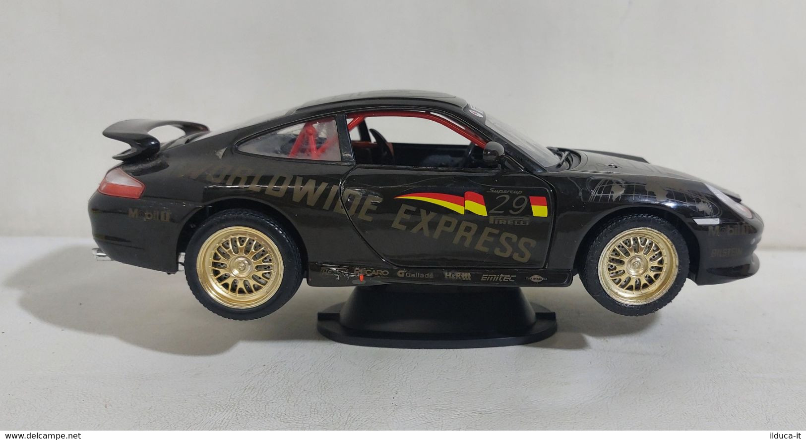 I112667 BURAGO 1/18 - PORSCHE Carrera 911 UPS - 1997 - Burago