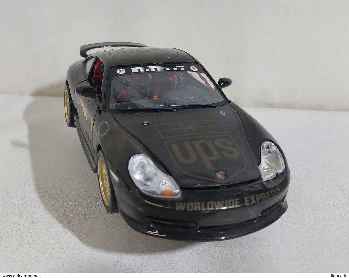 I112667 BURAGO 1/18 - PORSCHE Carrera 911 UPS - 1997 - Burago