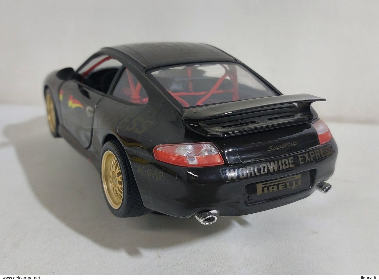 I112667 BURAGO 1/18 - PORSCHE Carrera 911 UPS - 1997 - Burago