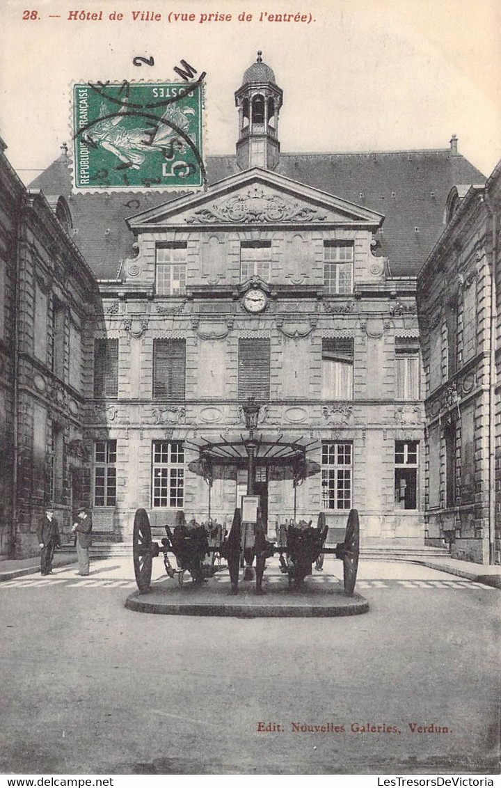FRANCE - 55 - VERDUN - Hotel De Ville (Vue Prise De L'entrée) - Edit Nouvelles Galeries - Carte Postale Ancienne - Verdun