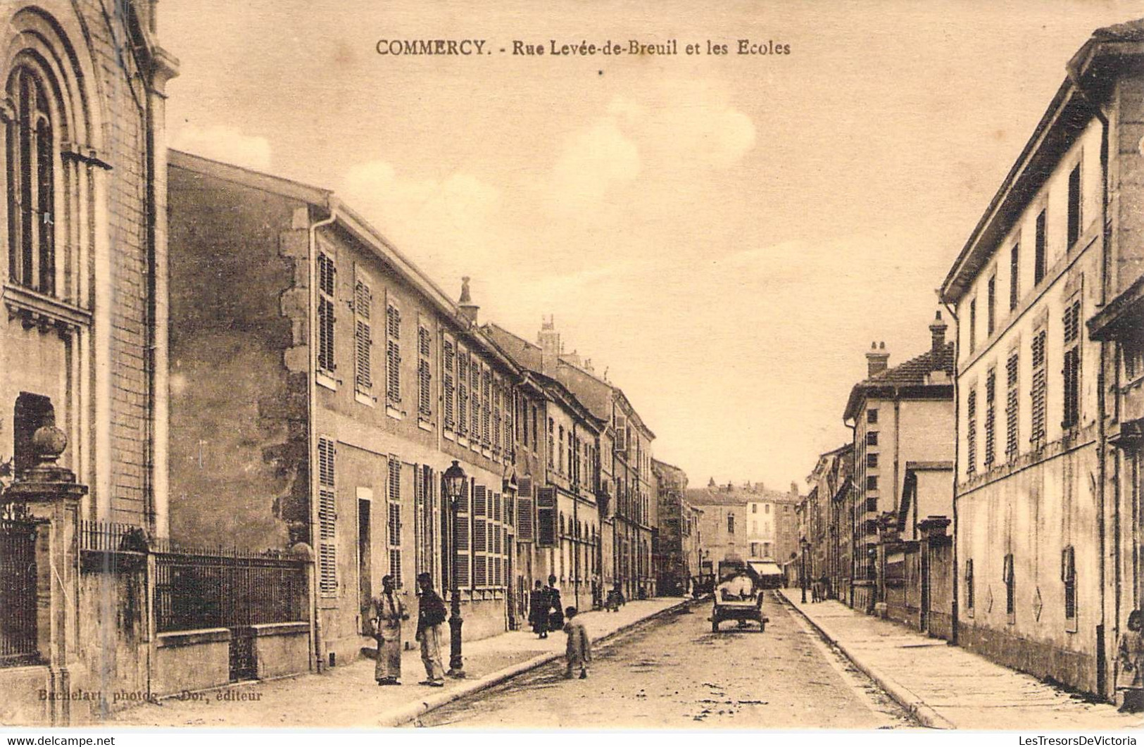 FRANCE - 55 - COMMERCY - Rue Levée De Breuil Et Les Ecoles - Editeur Dor - Carte Postale Ancienne - Verdun