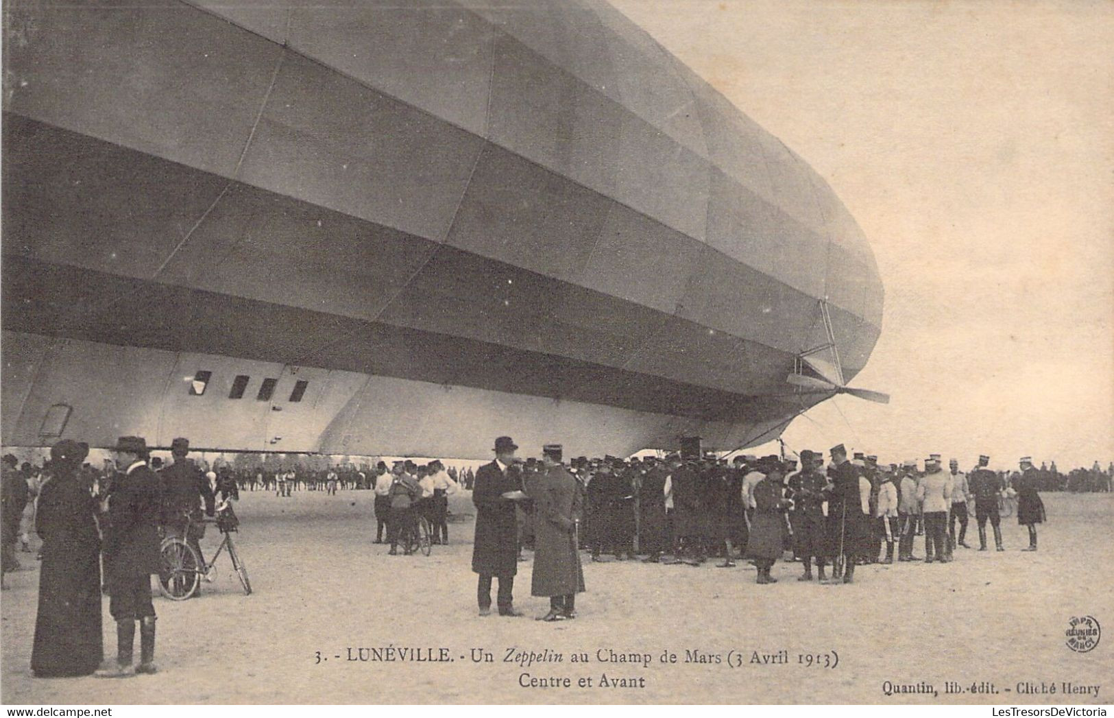 AVIATION - DIRIGEABLE - Lunéville - Un Zéppelin Au Champ De Mars - Centre Et Avant - Carte Postale Ancienne - Airships