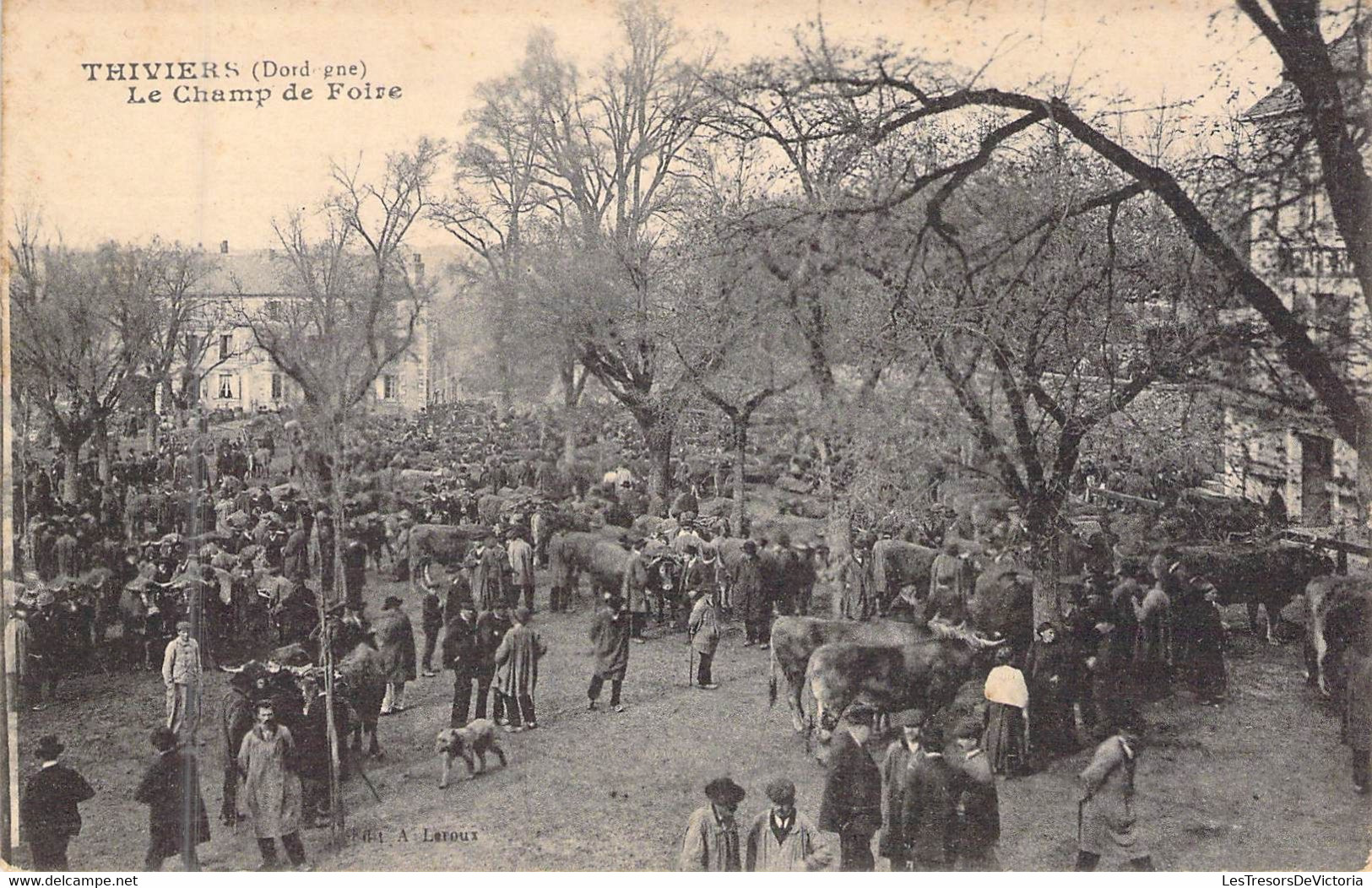 MARCHES - FRANCE - 24 - Thiviers - Le Champ De Foire - Carte Postale Ancienne - Markets