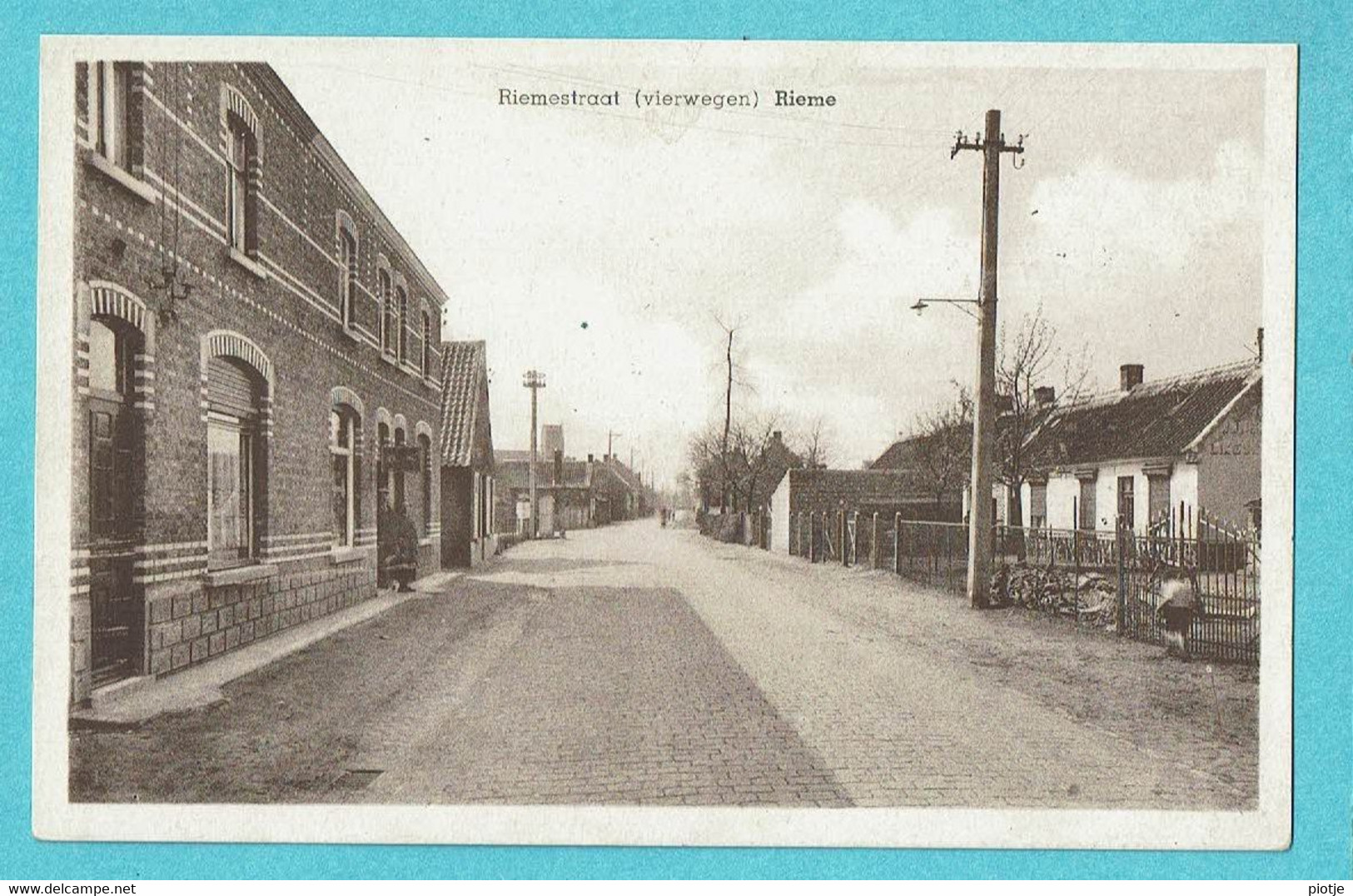 * Rieme - Ertvelde (Evergem - Oost Vlaanderen) * (uitg Am. Ivens - Vervynck) Riemestraat, Vierwegen, Unique, Straatzicht - Evergem