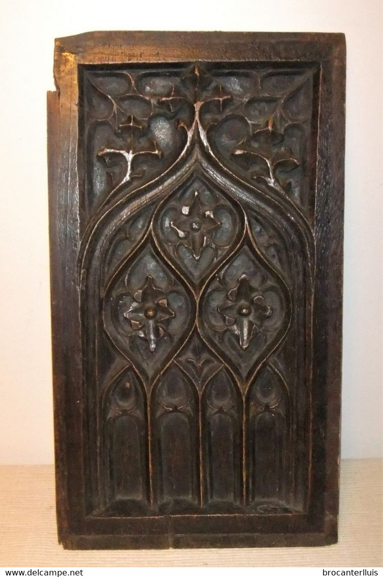 ANTIGUO PANEL FRONTAL DE ARCÓN DE MADERA TALLADA. GÓTICO S.XV - Arte Religiosa