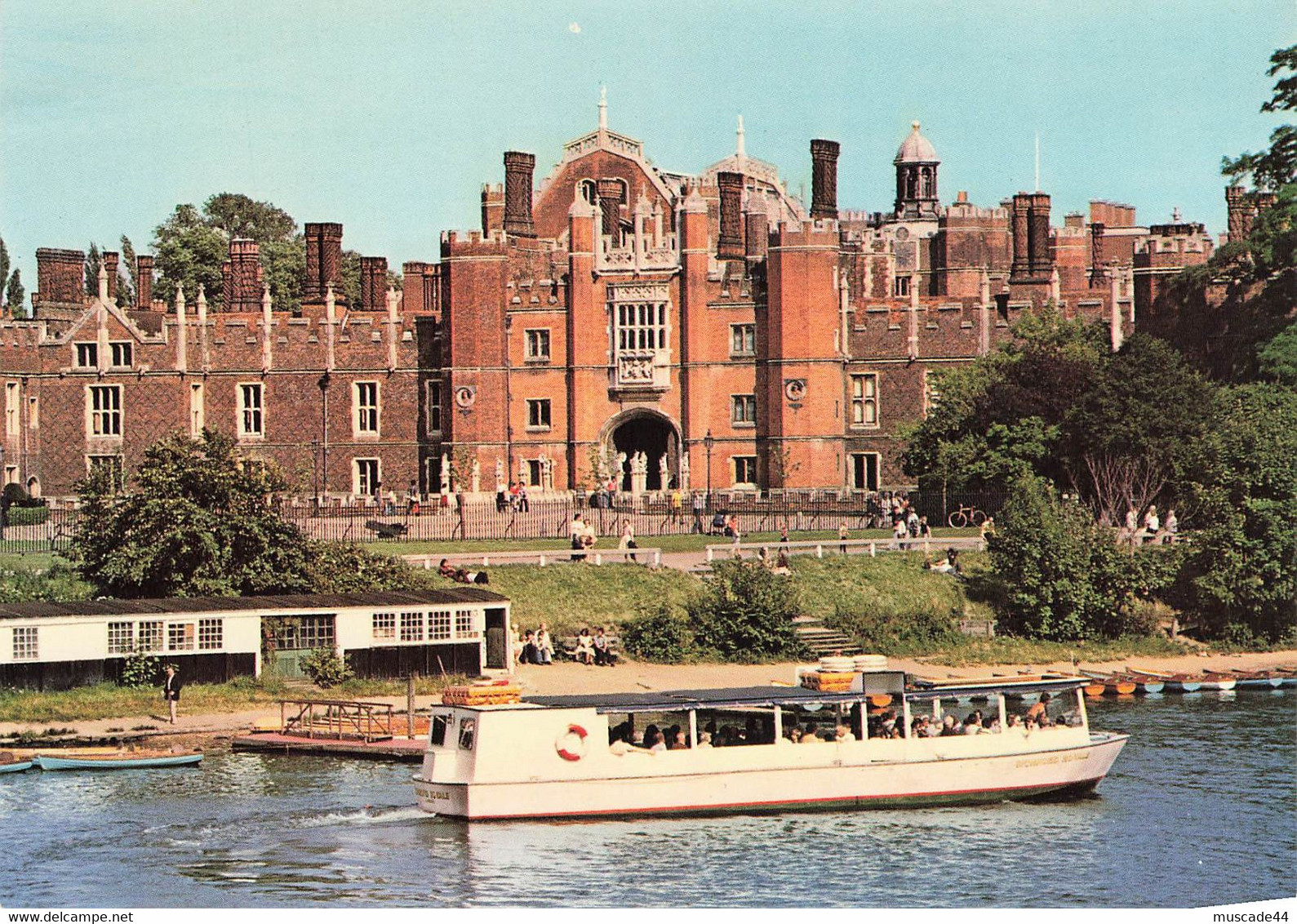 HAMPTON COURT PALACE - Middlesex