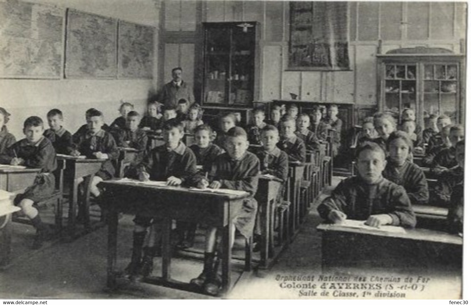 95 Colonie D'AVERNES Orphelinat Des Chemins De Fer Salle De Classe 1° Division - Avernes