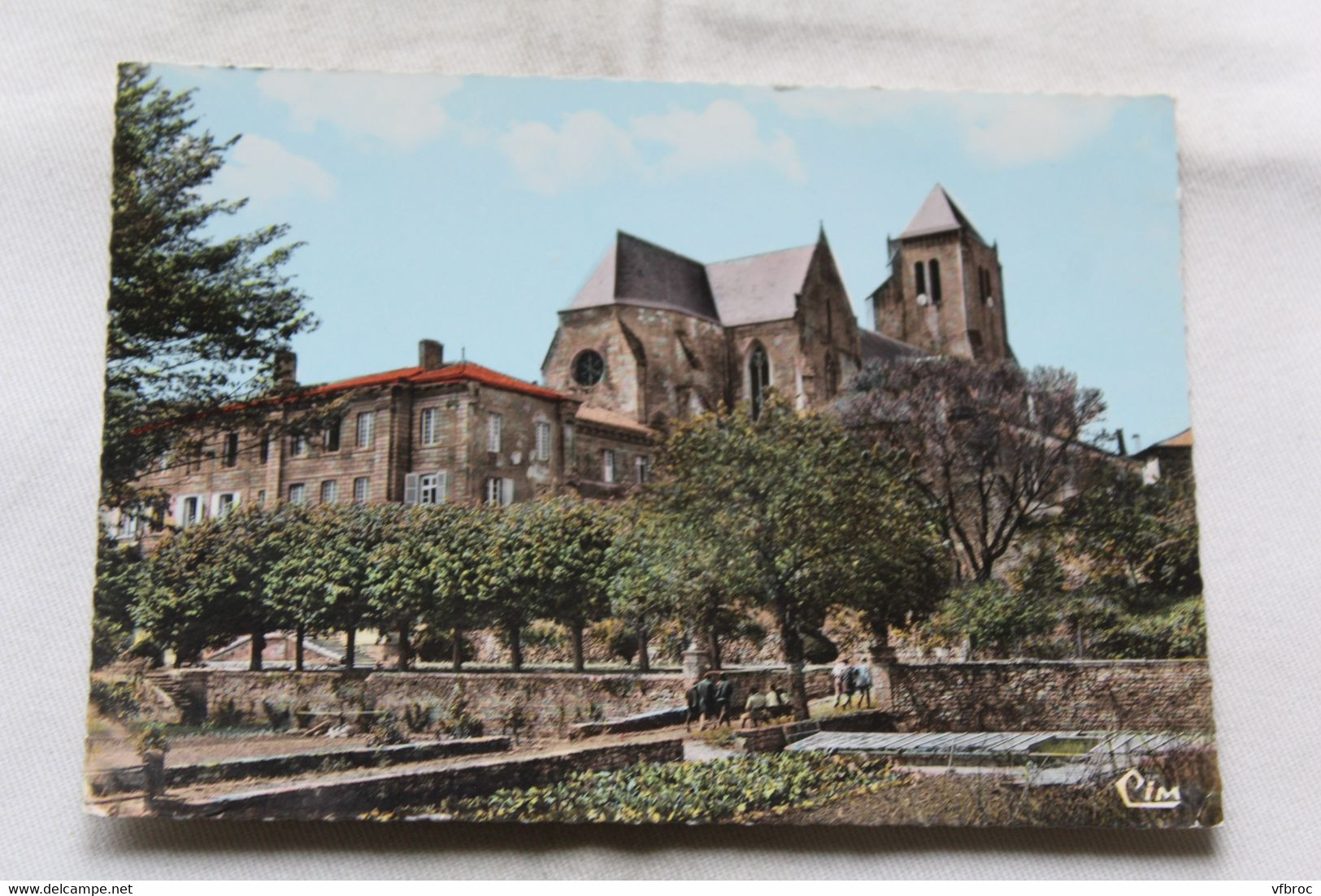Cpm, Celles Sur Belle, église Abbatiale Notre Dame, Vue Extérieure, Deux Sèvres 79 - Celles-sur-Belle