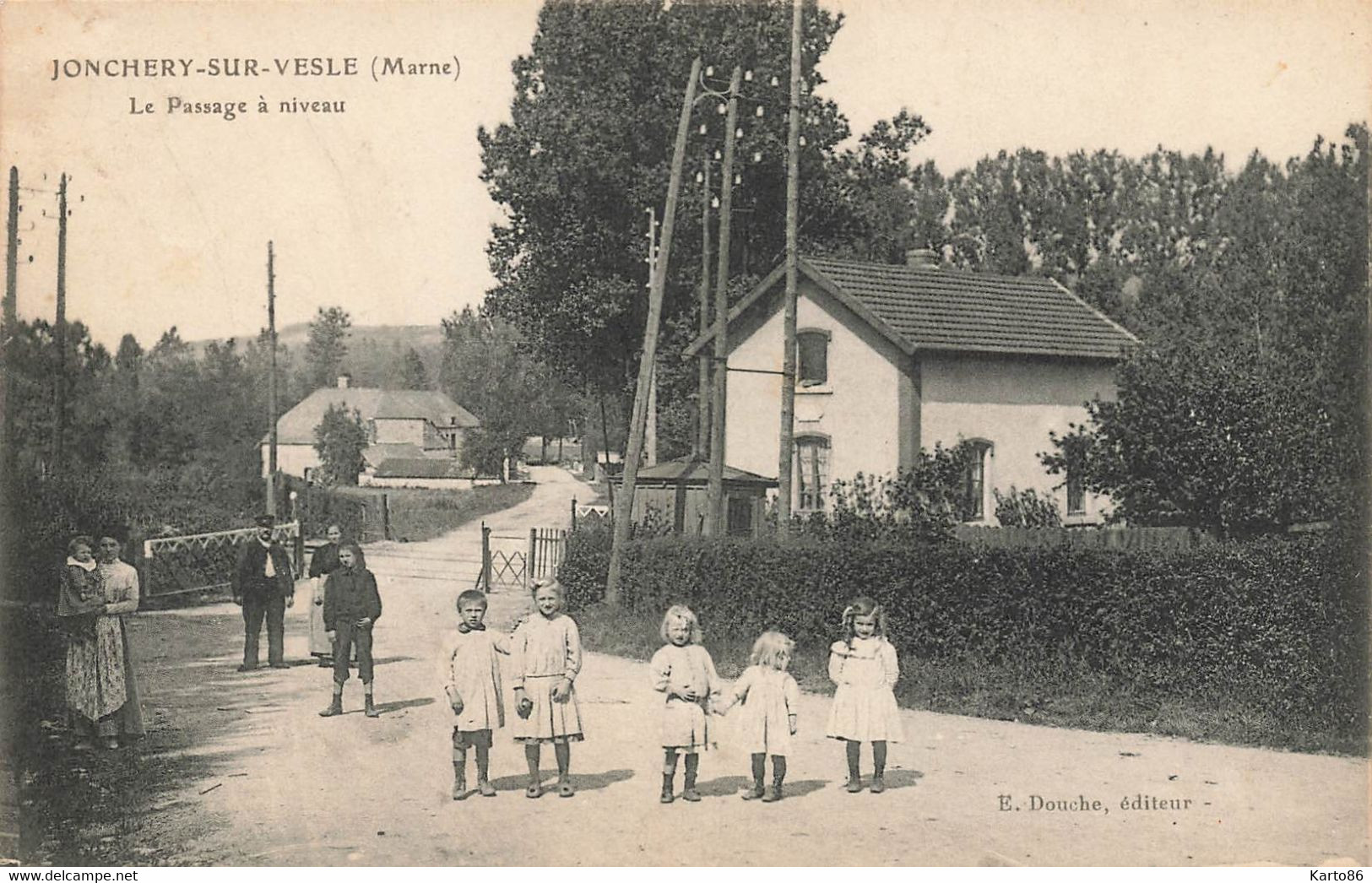 Jonchery Sur Vesle * Route Et Le Passage à Niveau * Ligne Chemin De Fer * Villageois - Jonchery-sur-Vesle