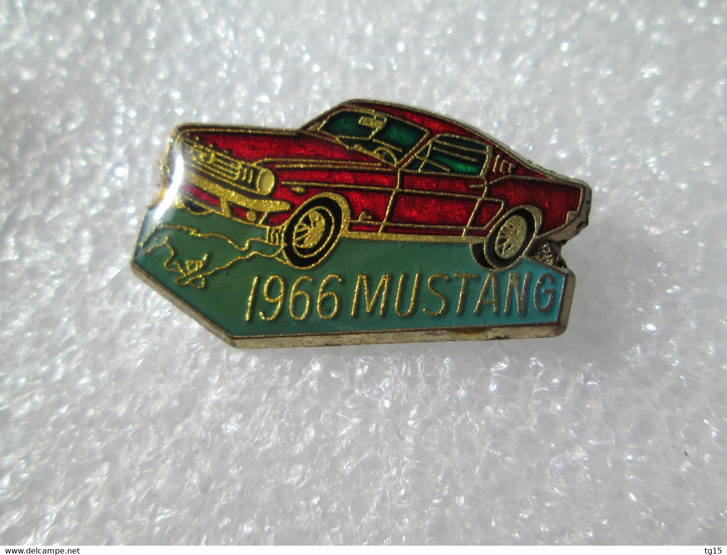 PIN'S    FORD  MUSTANG  1966 - Ford