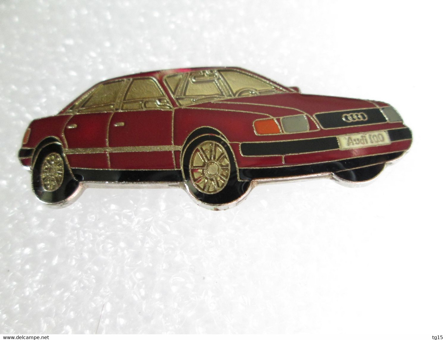 PIN'S     AUDI 100 - Audi