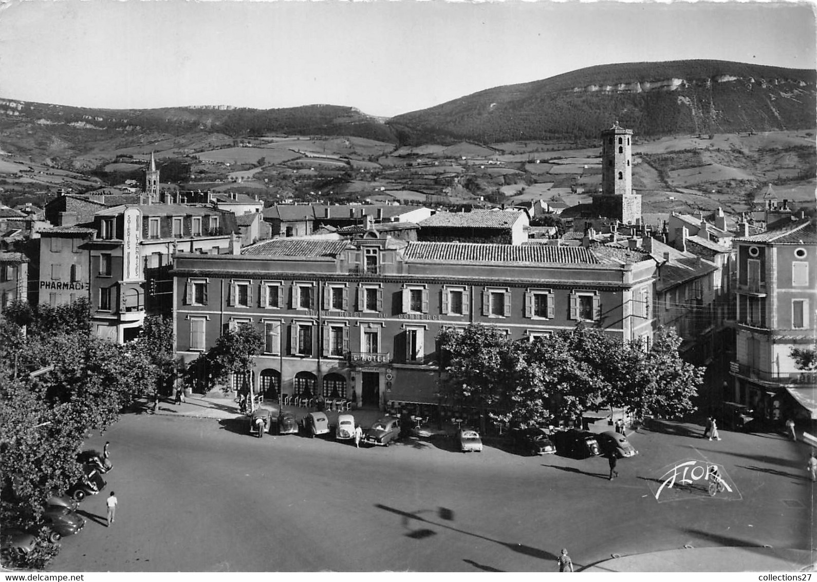 12-MILLAU- PLACE DU MANDAROUS ( VOIR HÔTEL DU COMMERCE ) - Millau