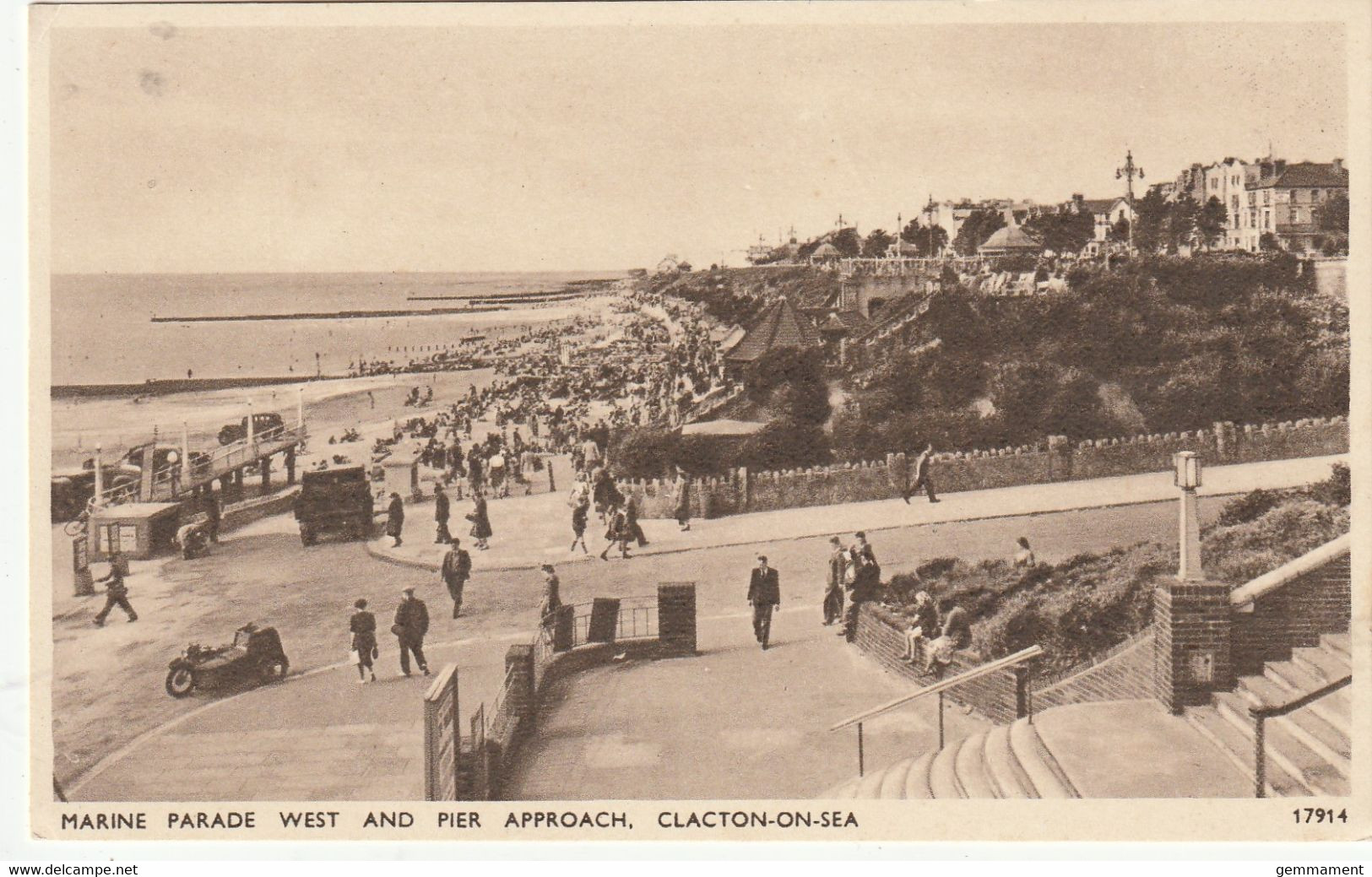 CLACTON ON SEA -MARINE PARADE WEST AND PIER APPROACH - Clacton On Sea