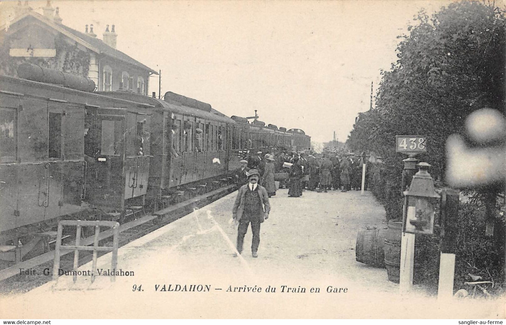 CPA 25 VALDAHON ARRIVEE DU TRAIN EN GARE - Other & Unclassified