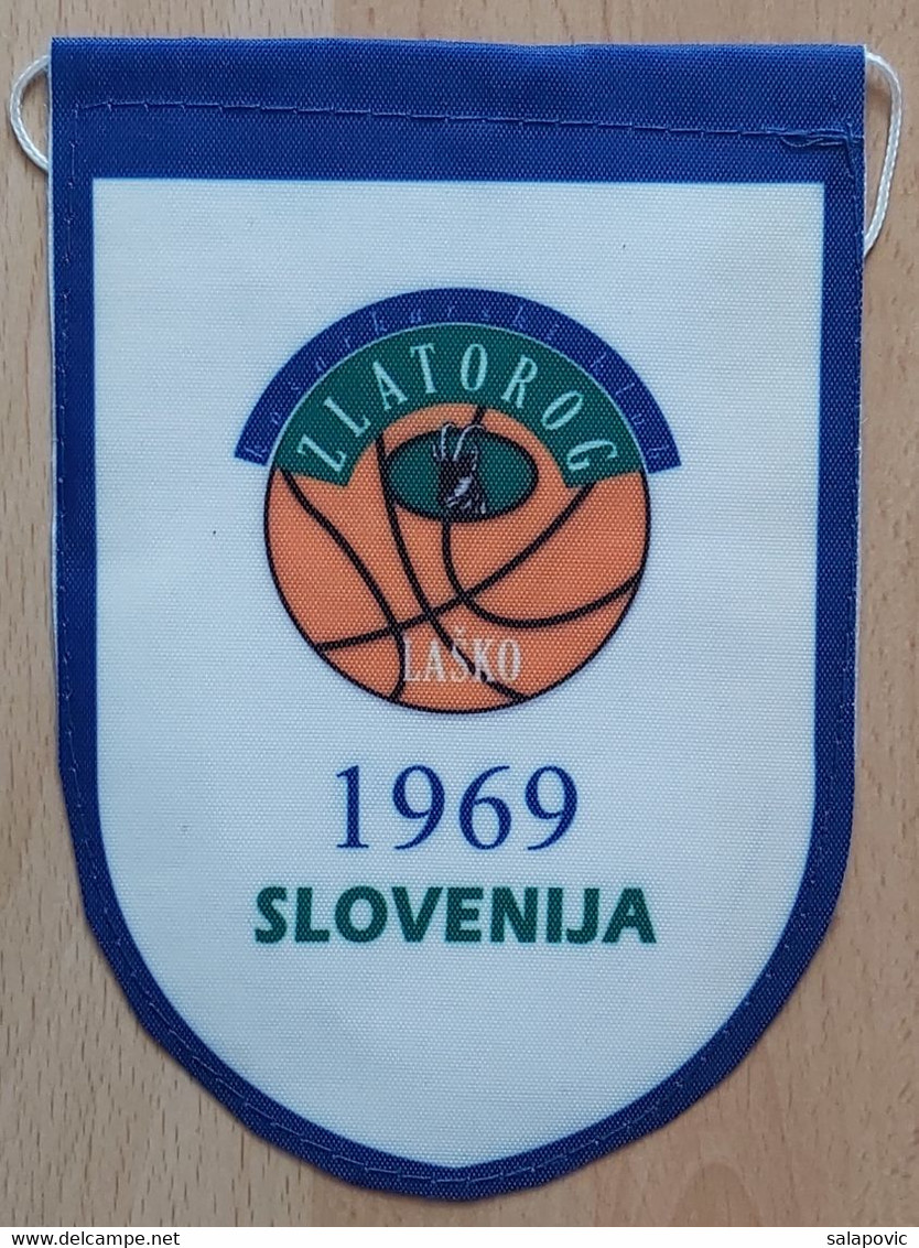 KK Zlatorog Laško Slovenia Basketball Club  PENNANT, SPORTS FLAG ZS 5/8 - Habillement, Souvenirs & Autres