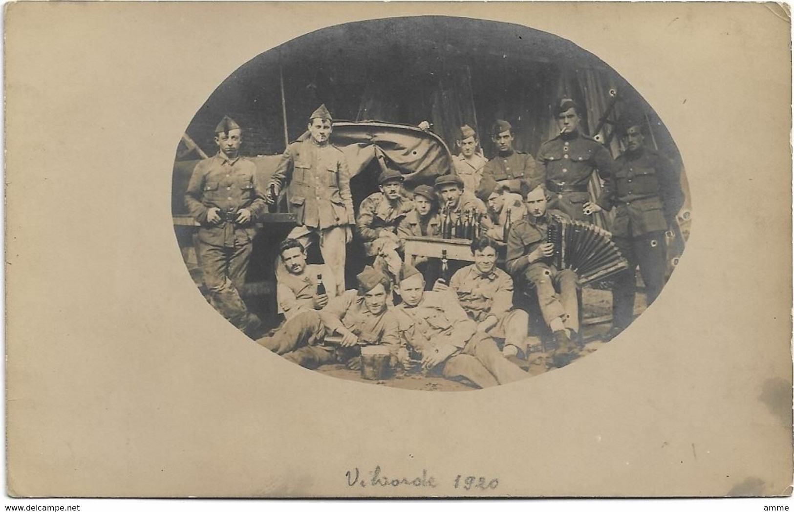 Vilvoorde - Vilvorde  *  Fotokaart 1920 (Armée - Leger - Militair - Accordeon - Bier) - Vilvoorde
