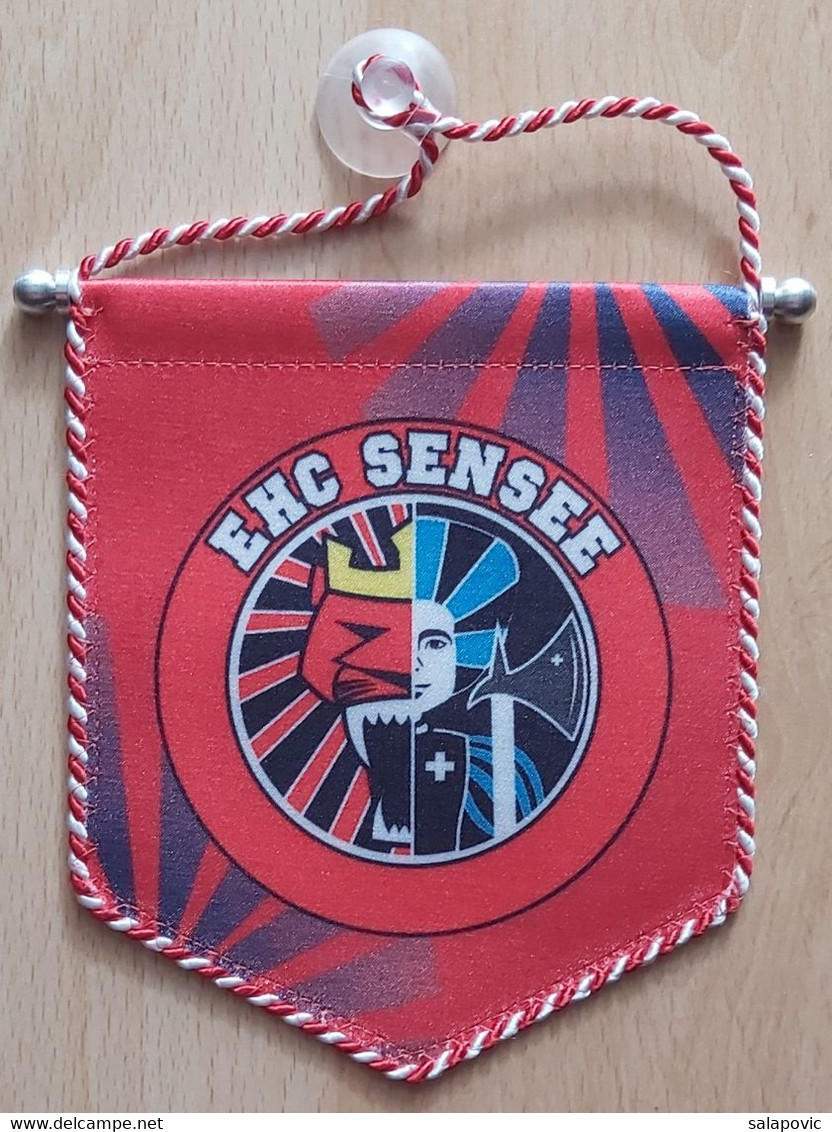 EHC SENSEE Switzerland, Ice Hockey Club  PENNANT, SPORTS FLAG ZS 5/14 - Habillement, Souvenirs & Autres
