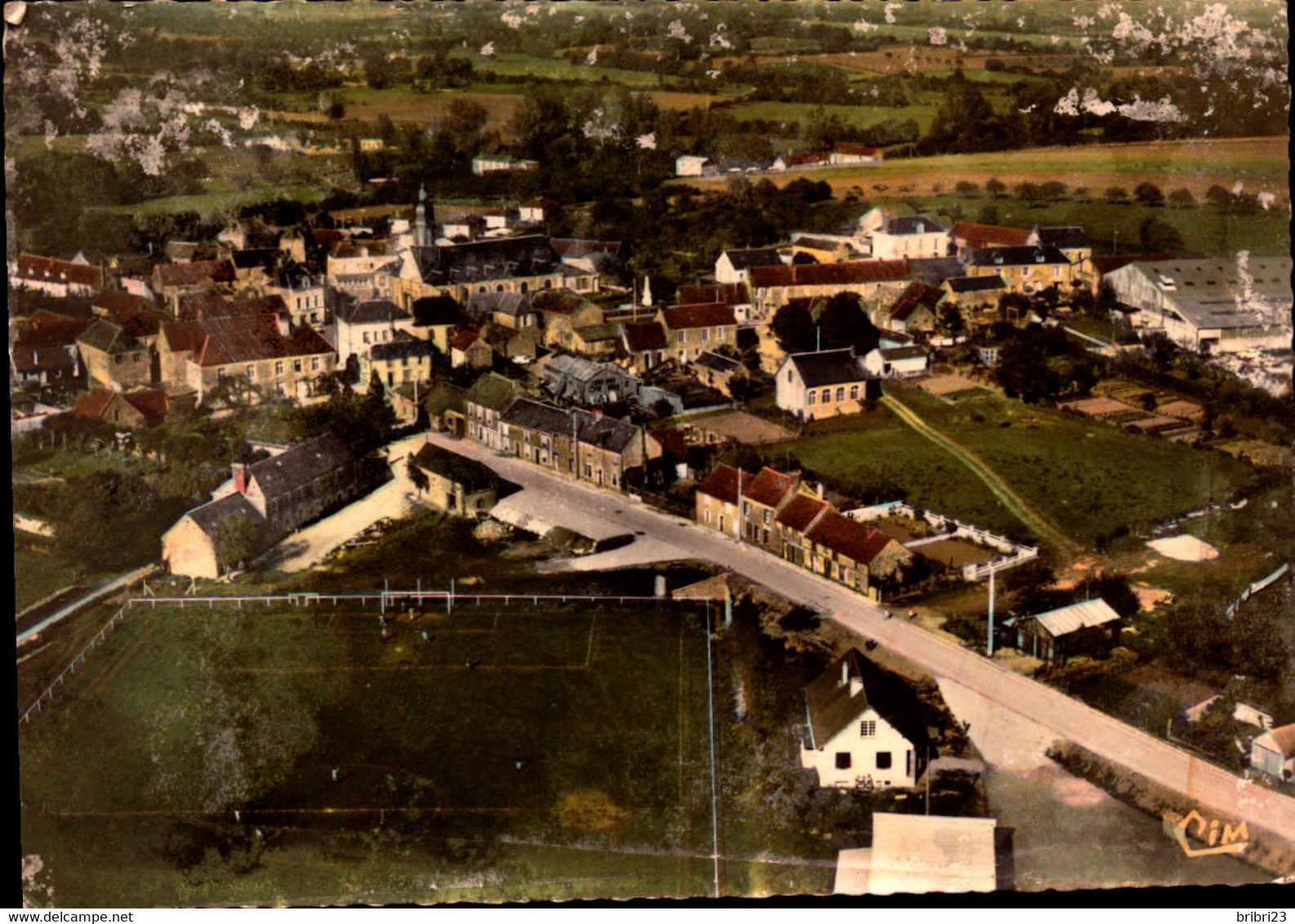 61 Bazoches Sur Hoëne Terrain Sports - Bazoches Sur Hoene