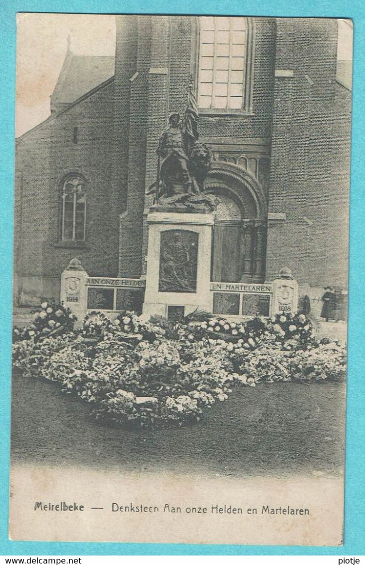 * Merelbeke - Meirelbeke (Gent - Oost Vlaanderen) * Denksteen Aan Onze Helden En Martelaren, Statue, église, Kerk - Merelbeke