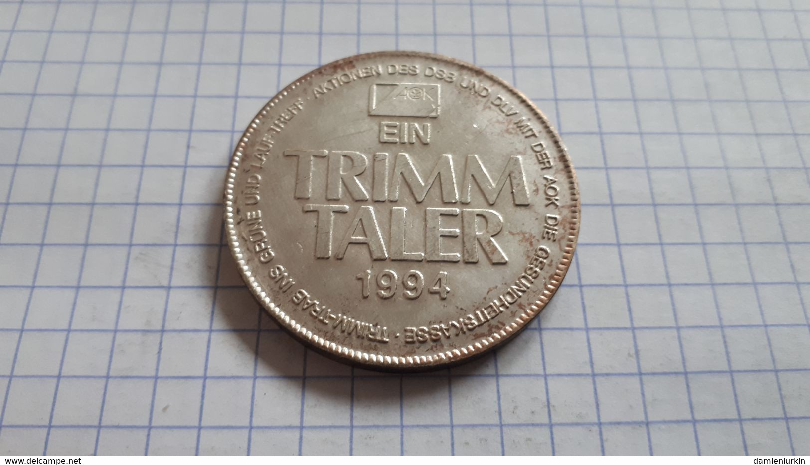 ALLEMAGNE GERMANY DEUTSCHLAND EIN TRIMM TALER 1994 AOK 40MM FER PLAQUé FRAPPE MEDAILLE - Professionnels/De Société