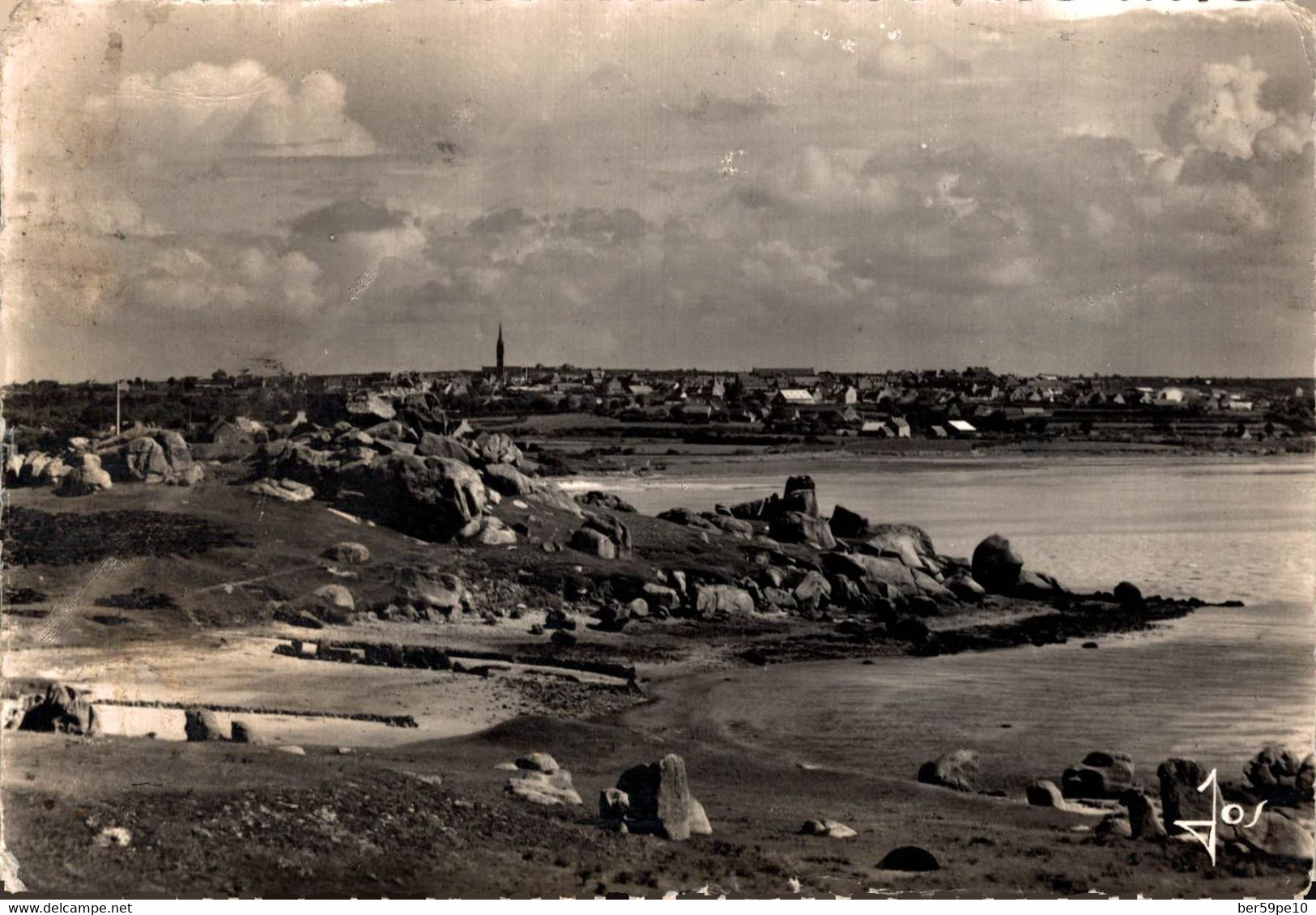 29 PLOUESCAT VUE GENERALE DU BOURG PRISE D'UNE DES CRIQUES DE L'ANSE DE KERNIC - Plouescat