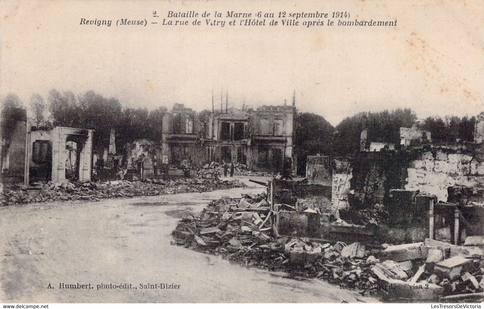 FRANCE - 55 - REVIGNY - La Rue De Vitry Et L'Hôtel De Ville Après Le Bombardement - Militaria - Carte Postale Ancienne - Revigny Sur Ornain