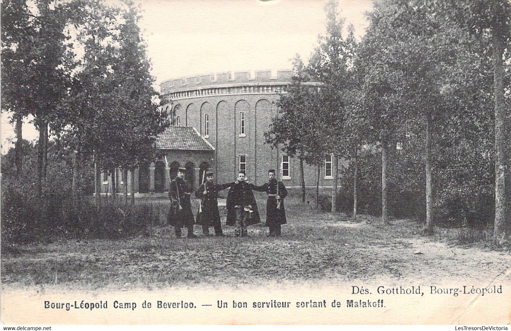 MILITARIA - Camp De Beverloo - Un Bon Serviteur Sortant De Malakoff -  Carte Postale Ancienne - Barracks