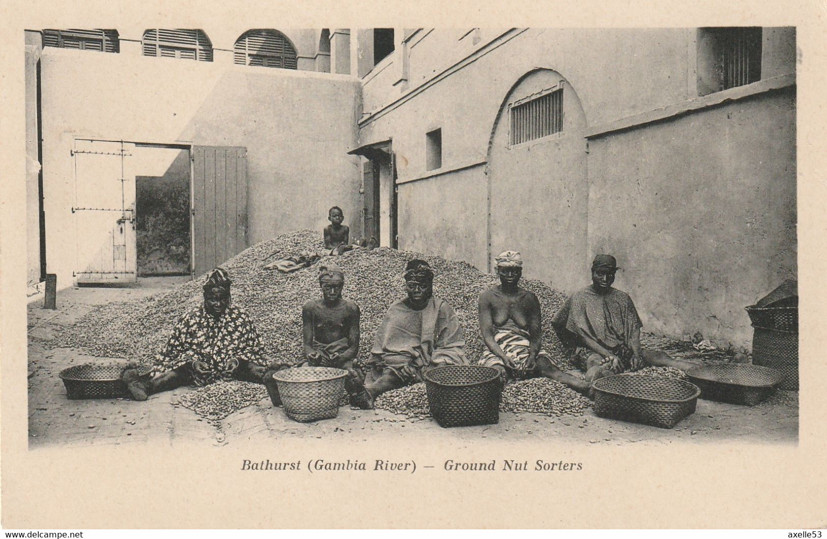 Gambie (8021) Bathurst (Gambia River - Ground Nut Sorters, Précurseur - Gambia