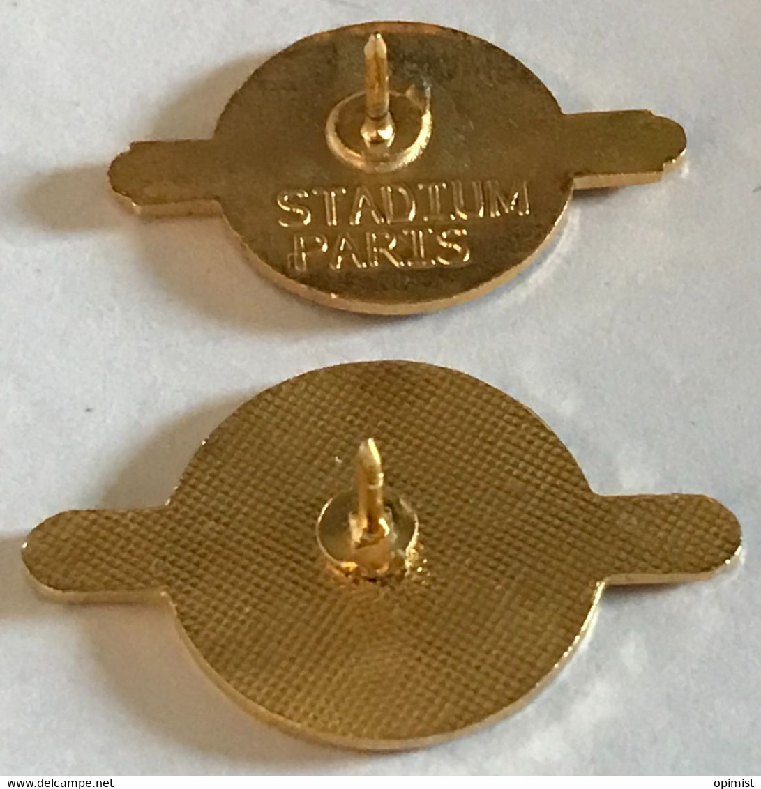 236-série De 2 Pin's.Admiral's Cup De CORUM, La Montre Fétiche.voile.Beneteau. - Voile