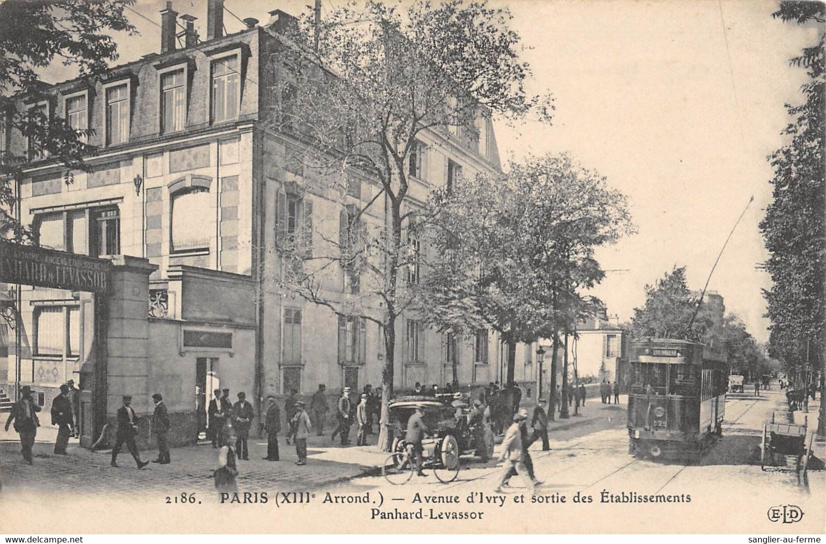 CPA 75 PARIS / PARIS 13e / AVENUE D'IVRY ET SORTIE DES ETABLISSEMENTS PANHARD LEVASSOR - Distretto: 13