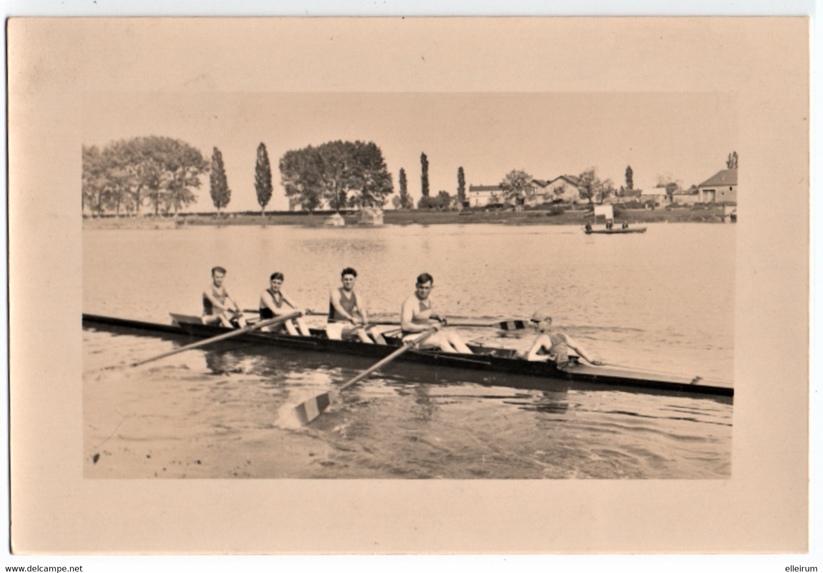SPORT. AVIRON. LE CREUSOT (71) CARTE PHOTO. CLUB NAUTIQUE CREUSOTIN. 4 BARRE. - Rowing