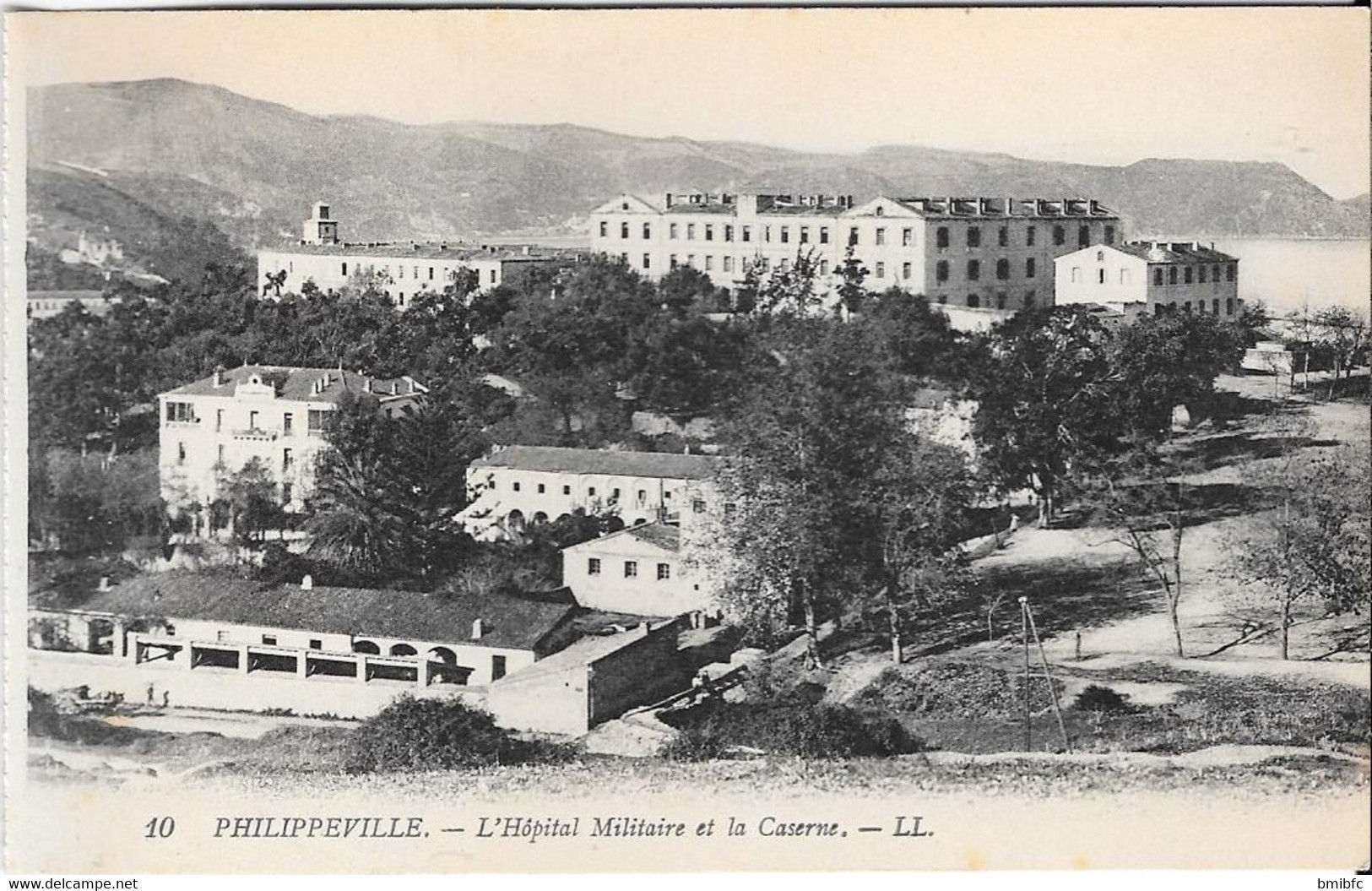 Lot de 9 cpa diverses - PHILIPPEVILLE ........