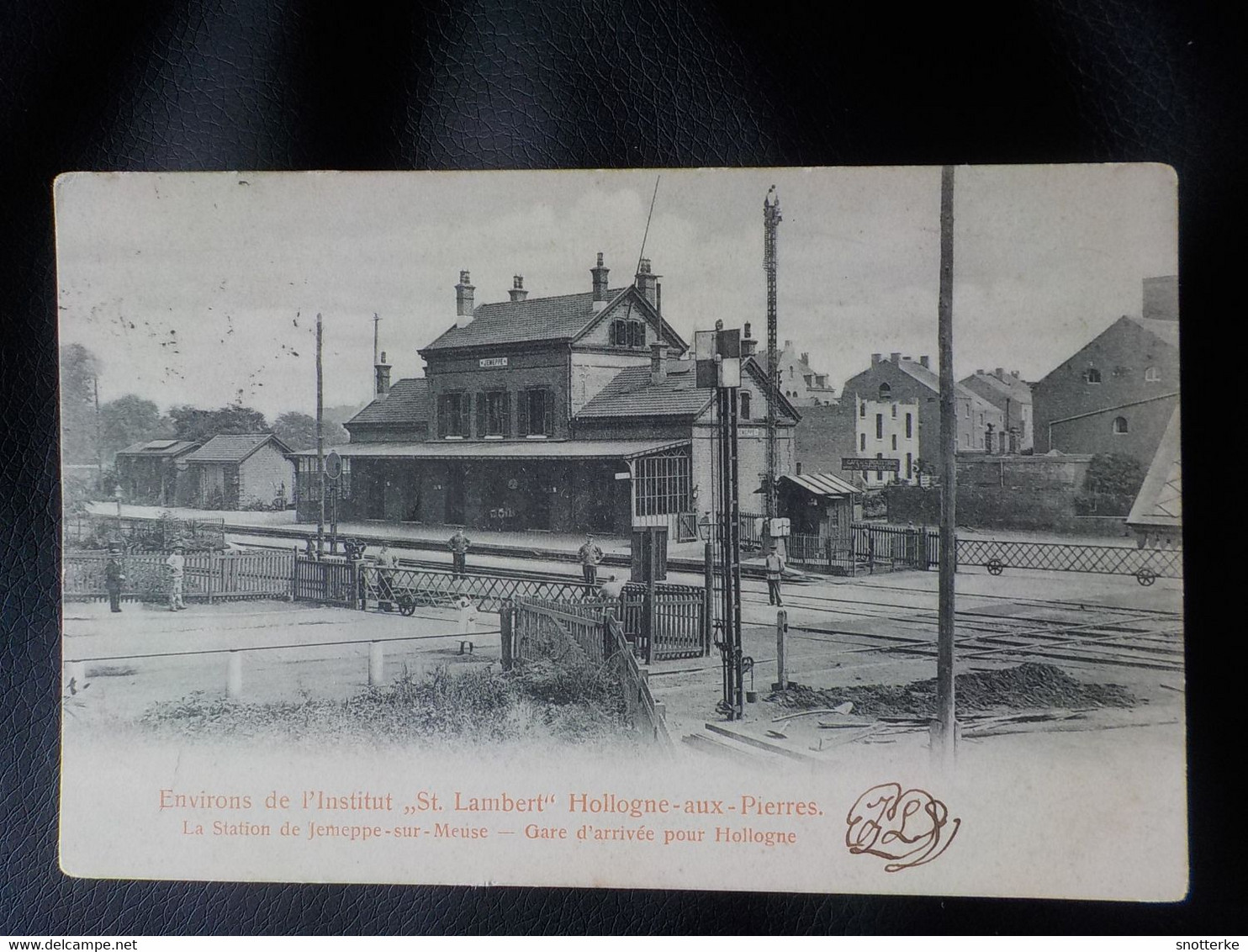 La Station De Jemeppe - Sur - Meuse  Gare D' Arrivée Pour Hollogne - Jemeppe-sur-Sambre