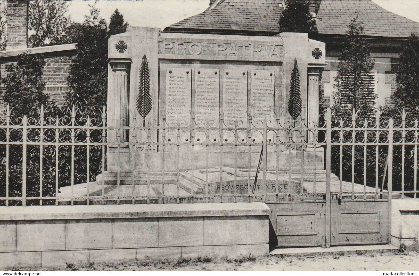 Guiscard (60 -Oise)  Le Monument Aux Morts - Guiscard