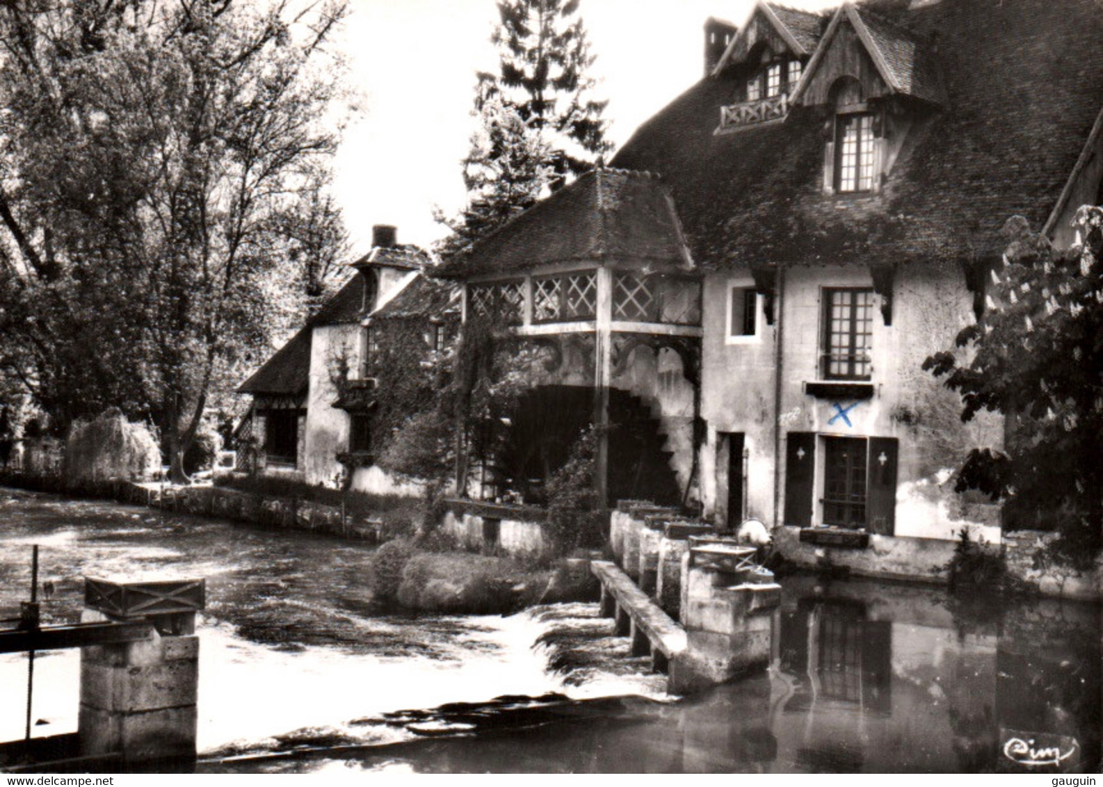 CPSM - FOURGES - Hostellerie Du Moulin - Le Déversoir … Edition Combier - Fourges