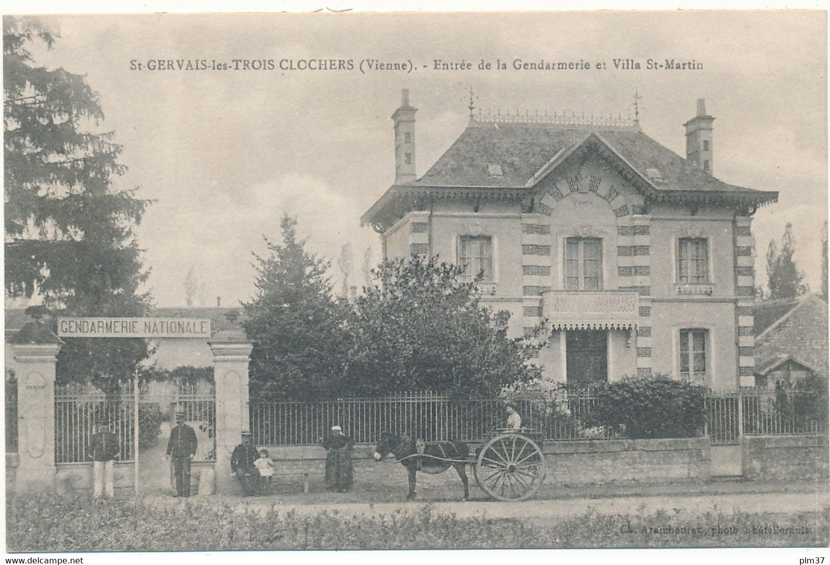 ST GERVAIS Les TROIS CLOCHERS - Entrée De La Gendarmerie Et Villa St Martin - Saint Gervais Les Trois Clochers