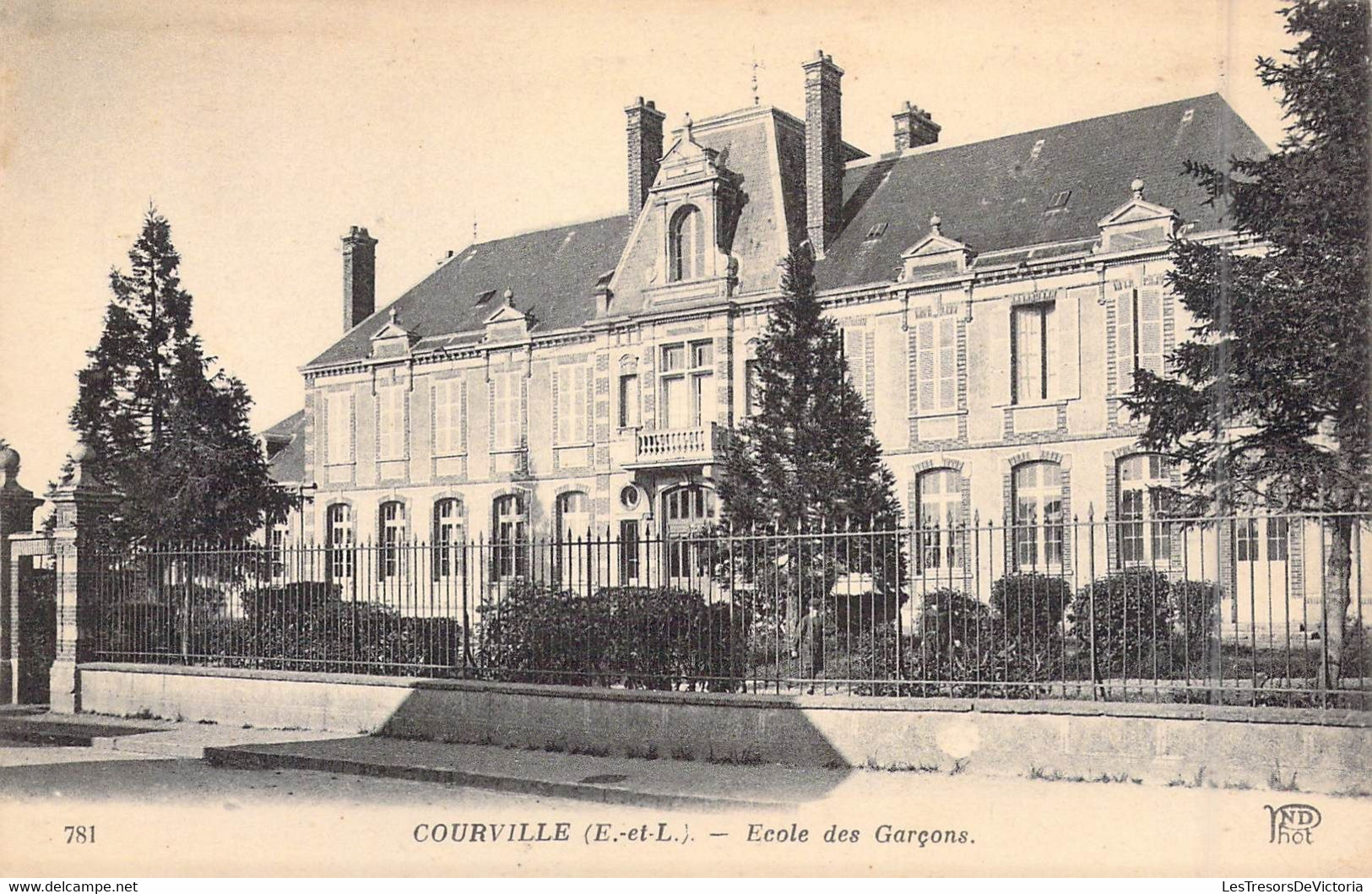 FRANCE - 28 - Courville - Ecole Des Garçons - Carte Postale Ancienne - Courville