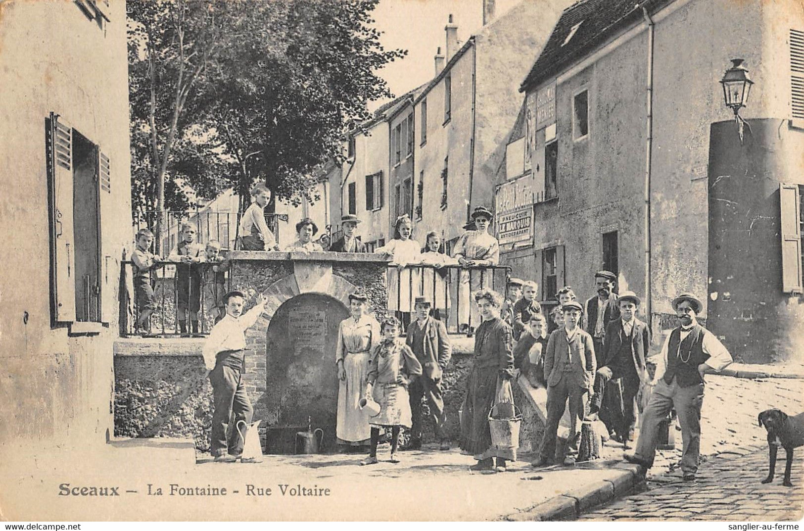 CPA 92 SCEAUX / LA FONTAINE / RUE VOLTAIRE - Sceaux