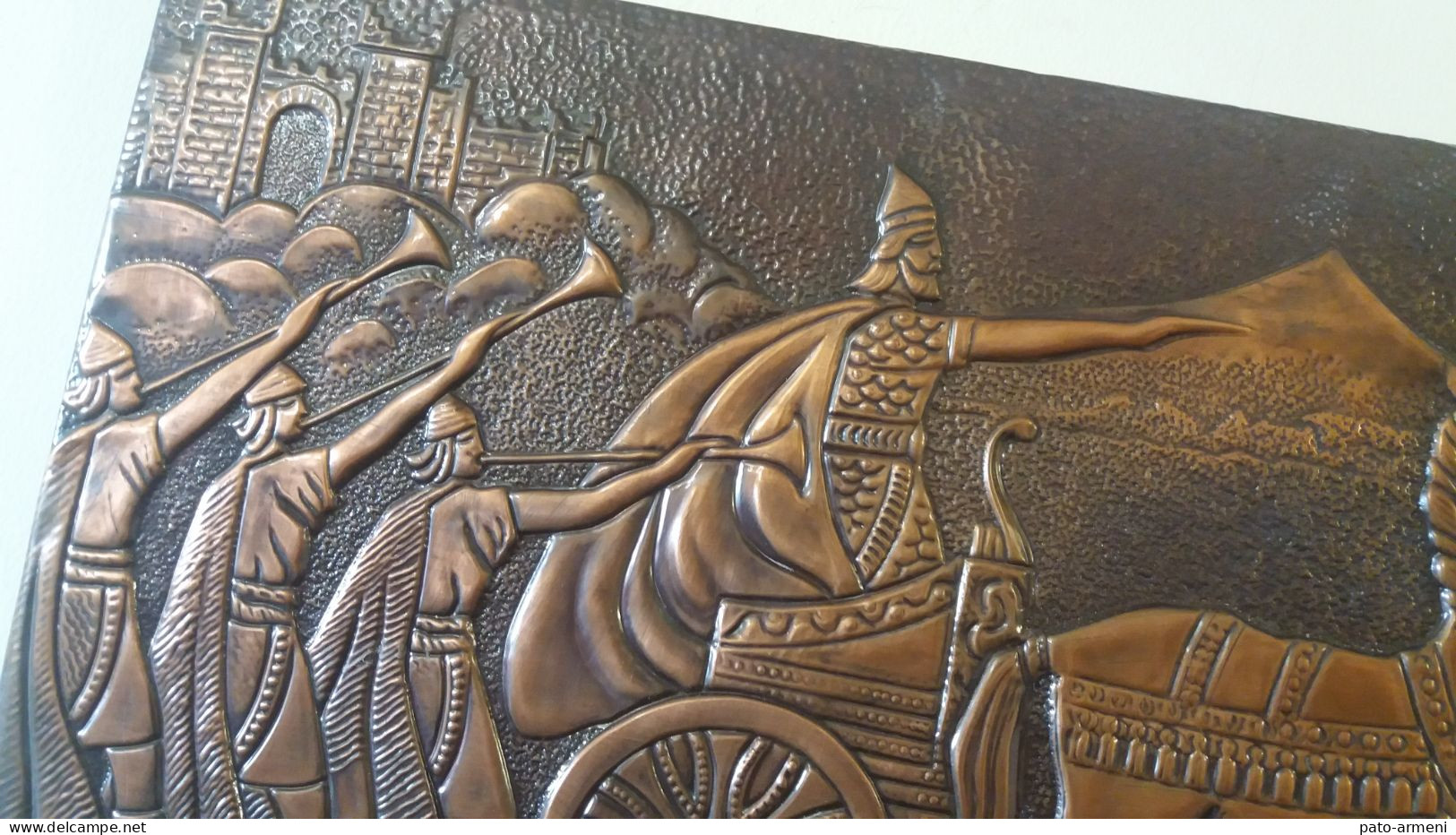 Ancienne Plaque De Mur En Cuivre Gaufré Décorative De Argishti Ier D'Urartu, Décoration Murale, Chekanka Arménien - Coppers
