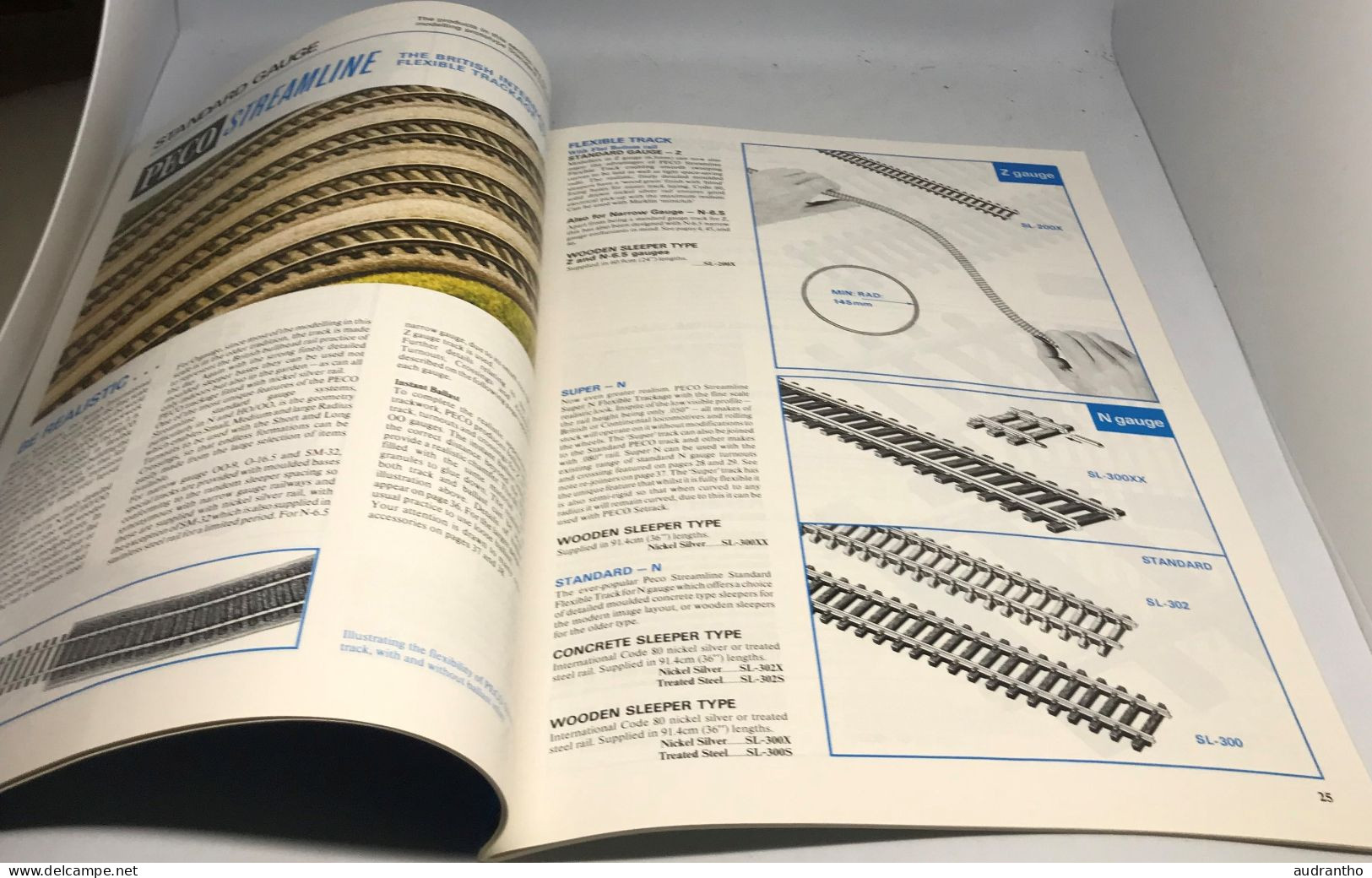 2 revues catalogues PECO en anglais modélisme train non daté