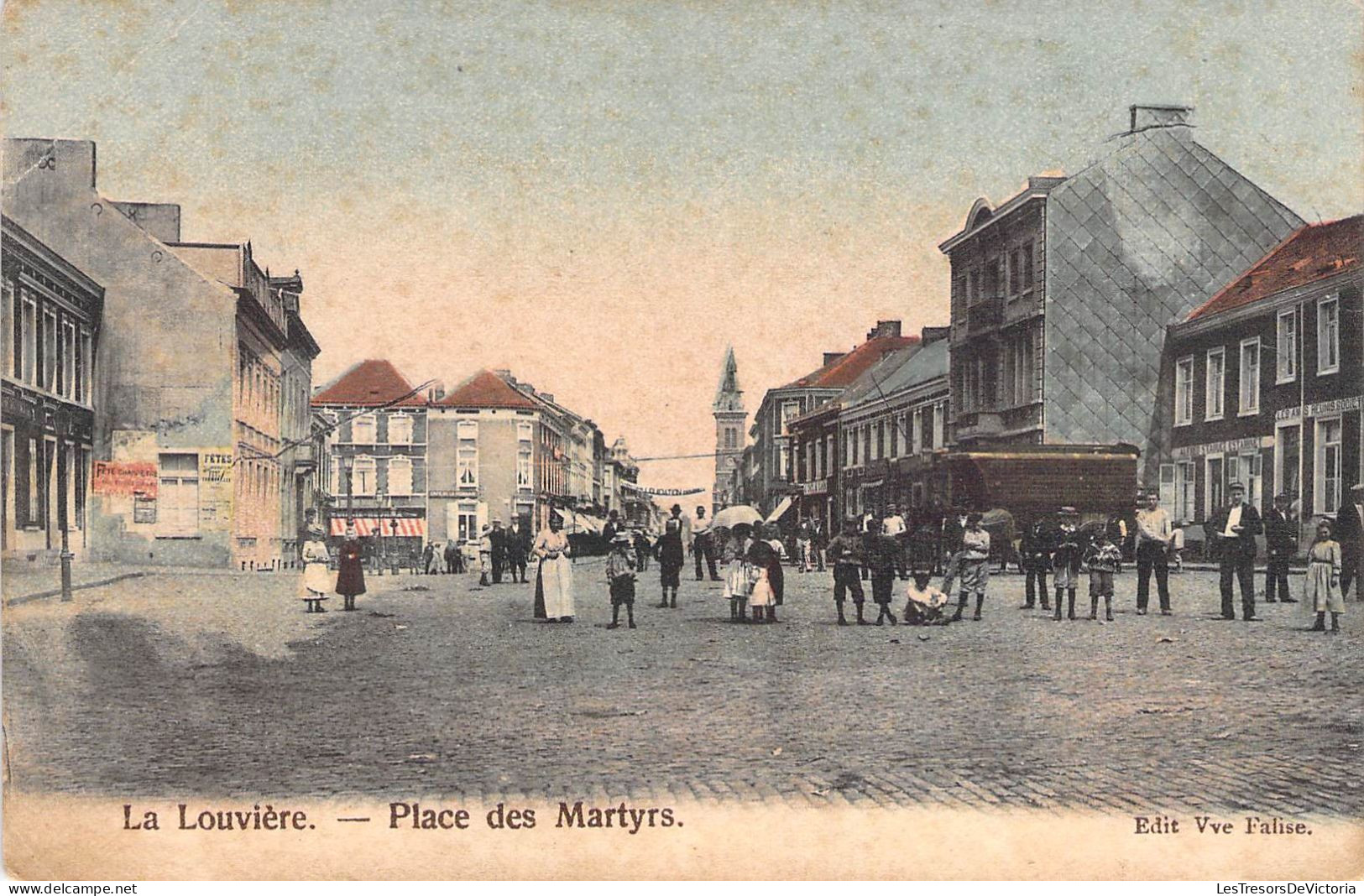 Belgique - La Louvière - Place Des Martyrs - Edit. Vve Falise - Colorisé - Animé - Clocher - Carte Postale Ancienne - La Louviere