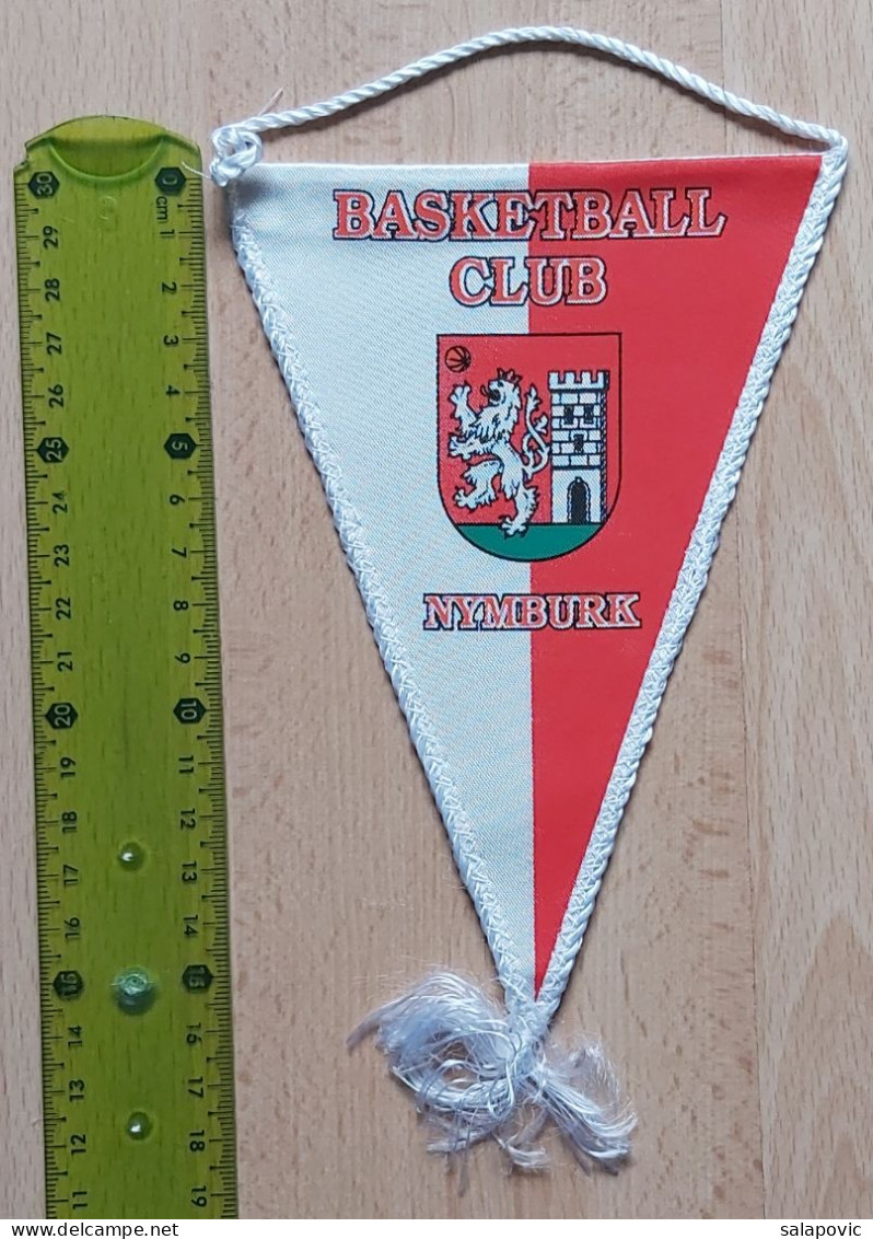 Basketball Club Nymburk Czech Republic PENNANT, SPORTS FLAG ZS 4/3 - Uniformes, Recordatorios & Misc