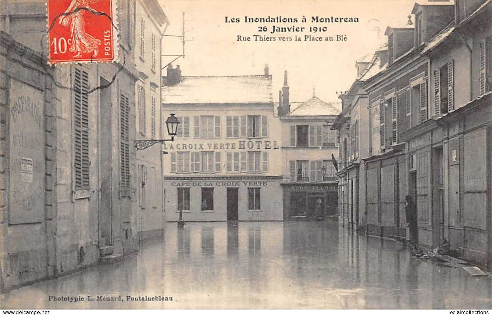 Montereau          77        Inondations  1910  Rue Thiers Vers Place Au Blé . Hôtel La Croix Verte   (voir Scan) - Montereau