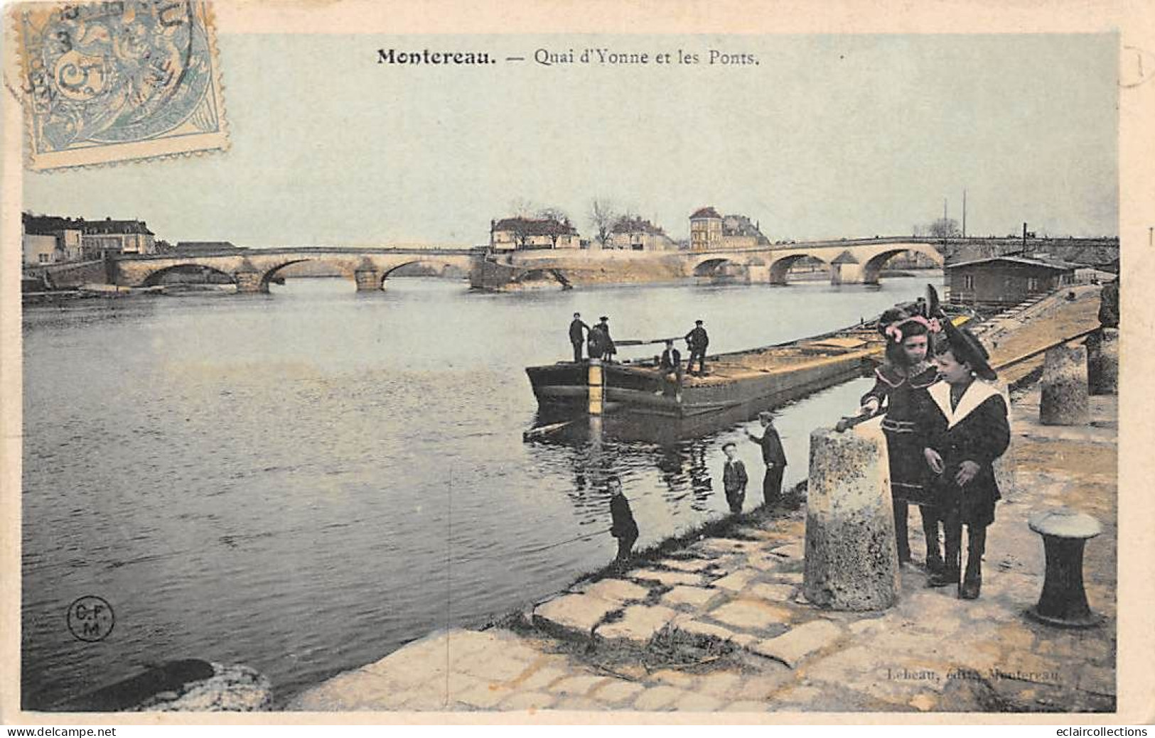 Montereau          77        Quai D'Yonne Et Les Ponts. Péniches       (voir Scan) - Montereau