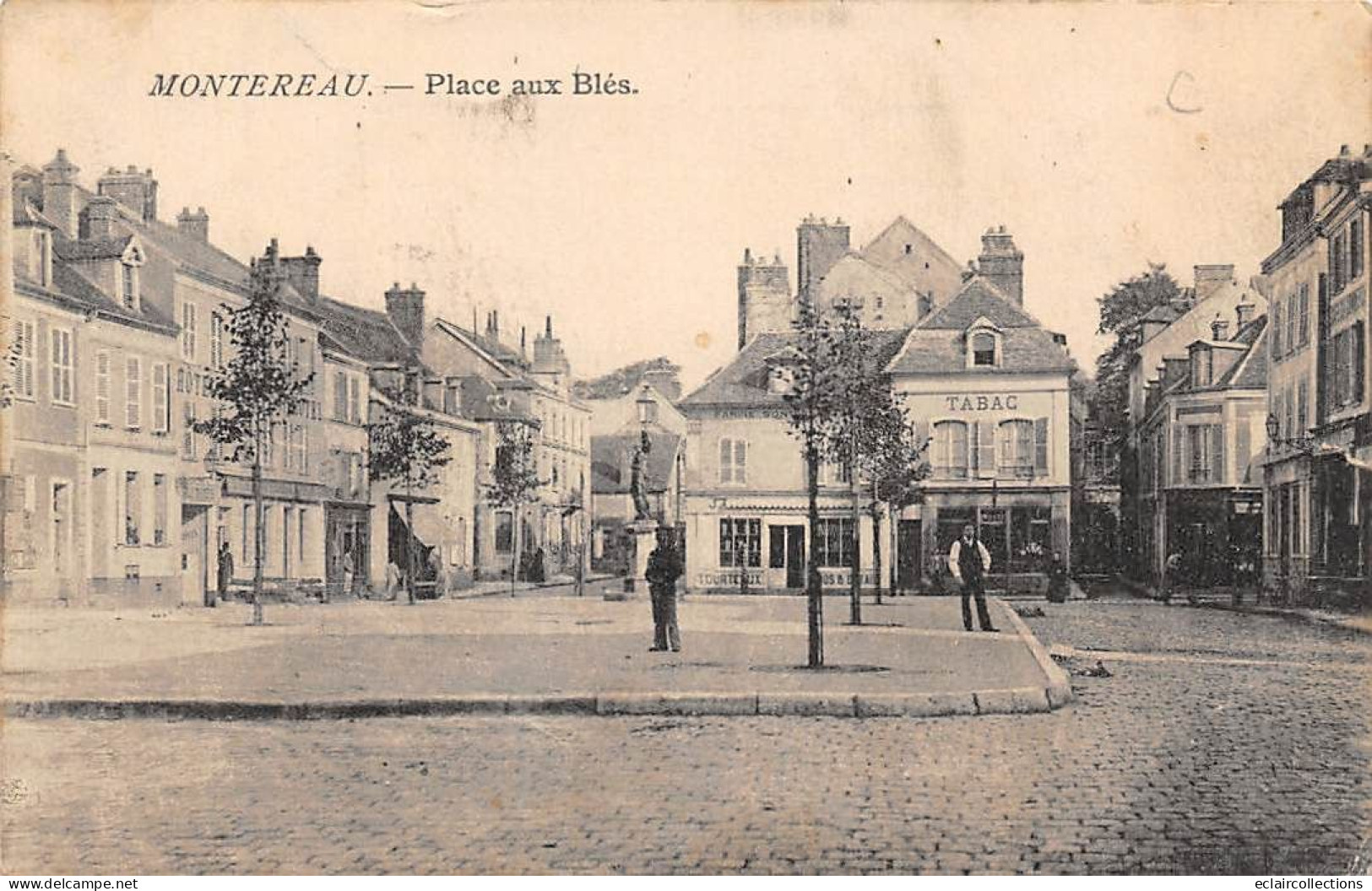 Montereau          77         Place Aux Blés         (voir Scan) - Montereau