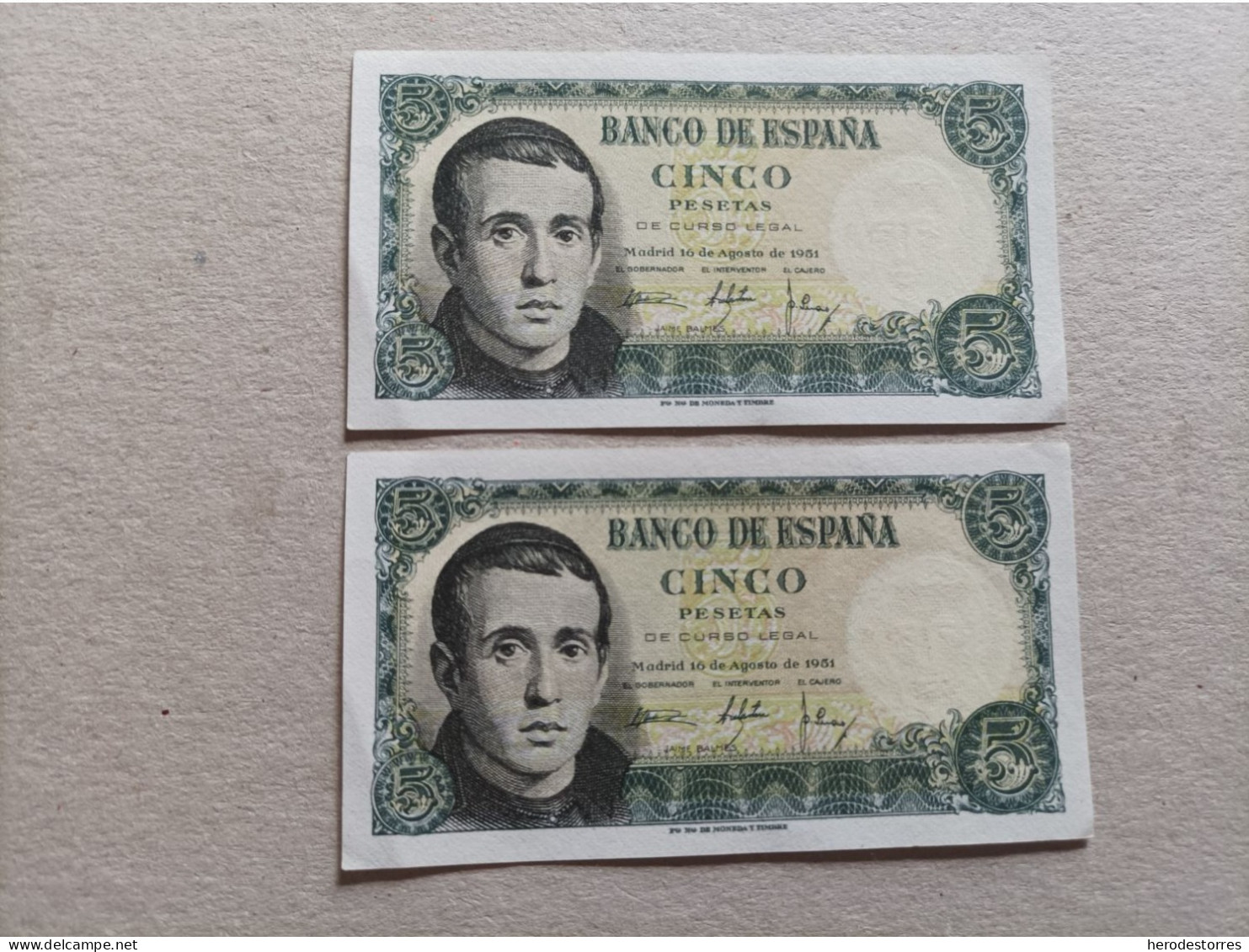 Pareja Correlativa De 5 Pesetas De 1951 Serie A, Nº Bajo, Sin Circular - 5 Pesetas