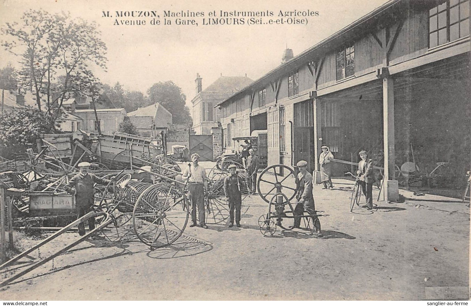 CPA 91 LIMOURS / MACHINES ET INSTRUMENTS AGRICOLES / AVENUE DE LA GARE M.MOUZON - Limours