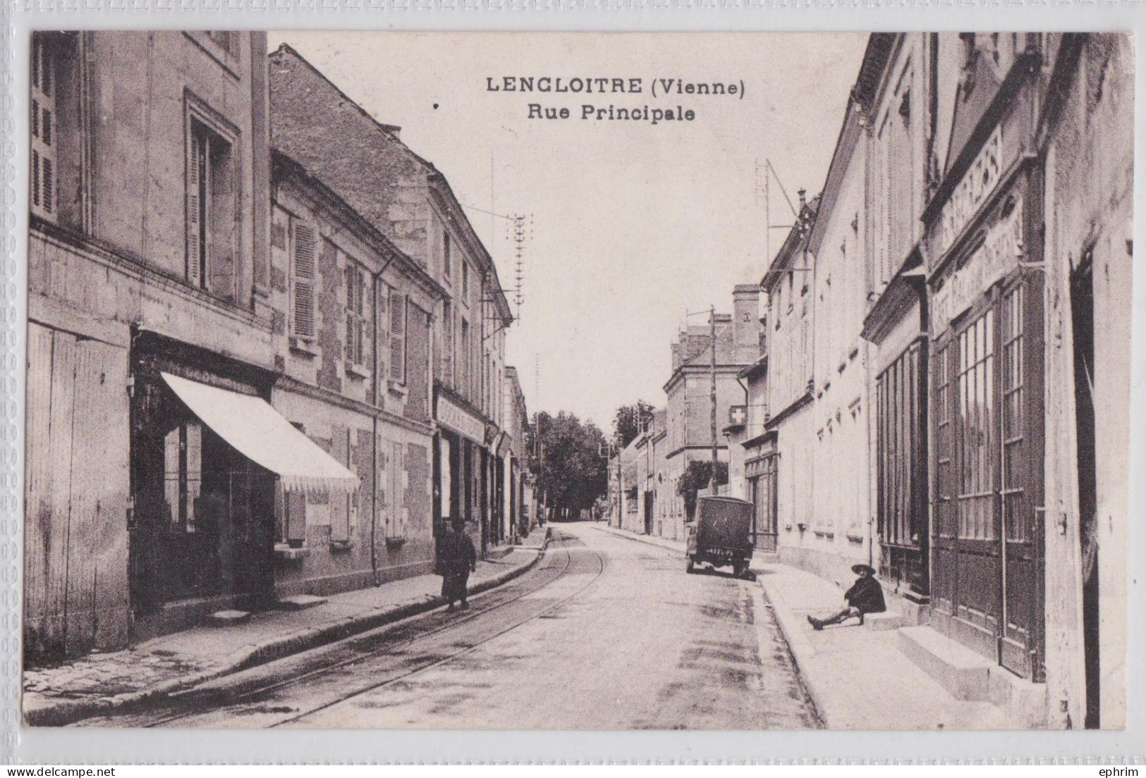 Lencloitre (Vienne) - Rue Principale - Lencloitre