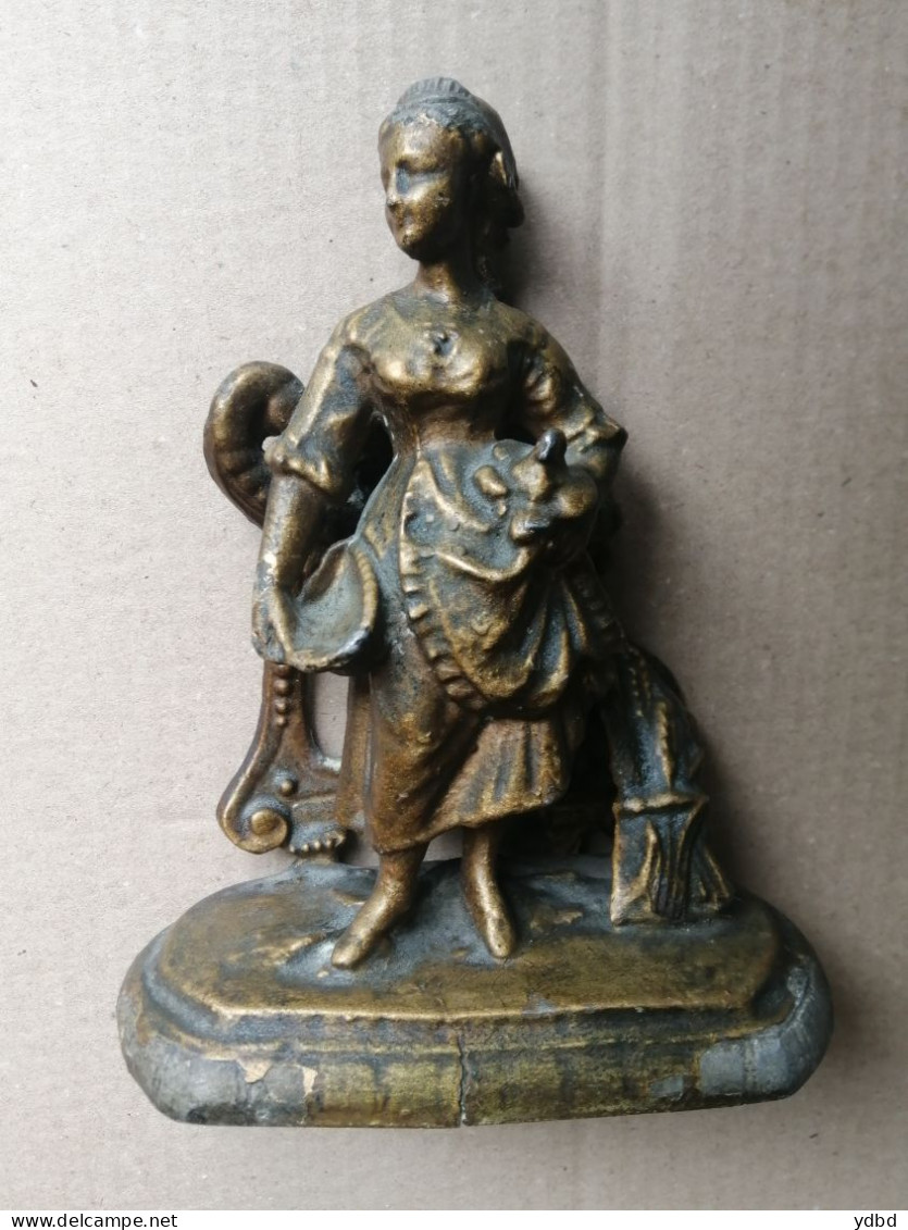 UNE  STATUETTE EN METAL DORE - Sonstige & Ohne Zuordnung